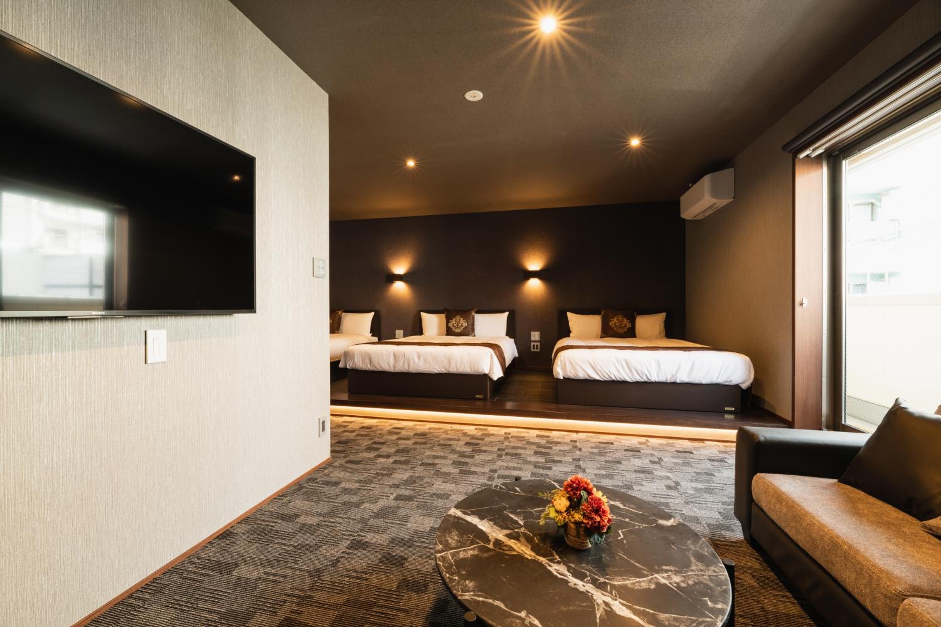 Deluxe Family Room