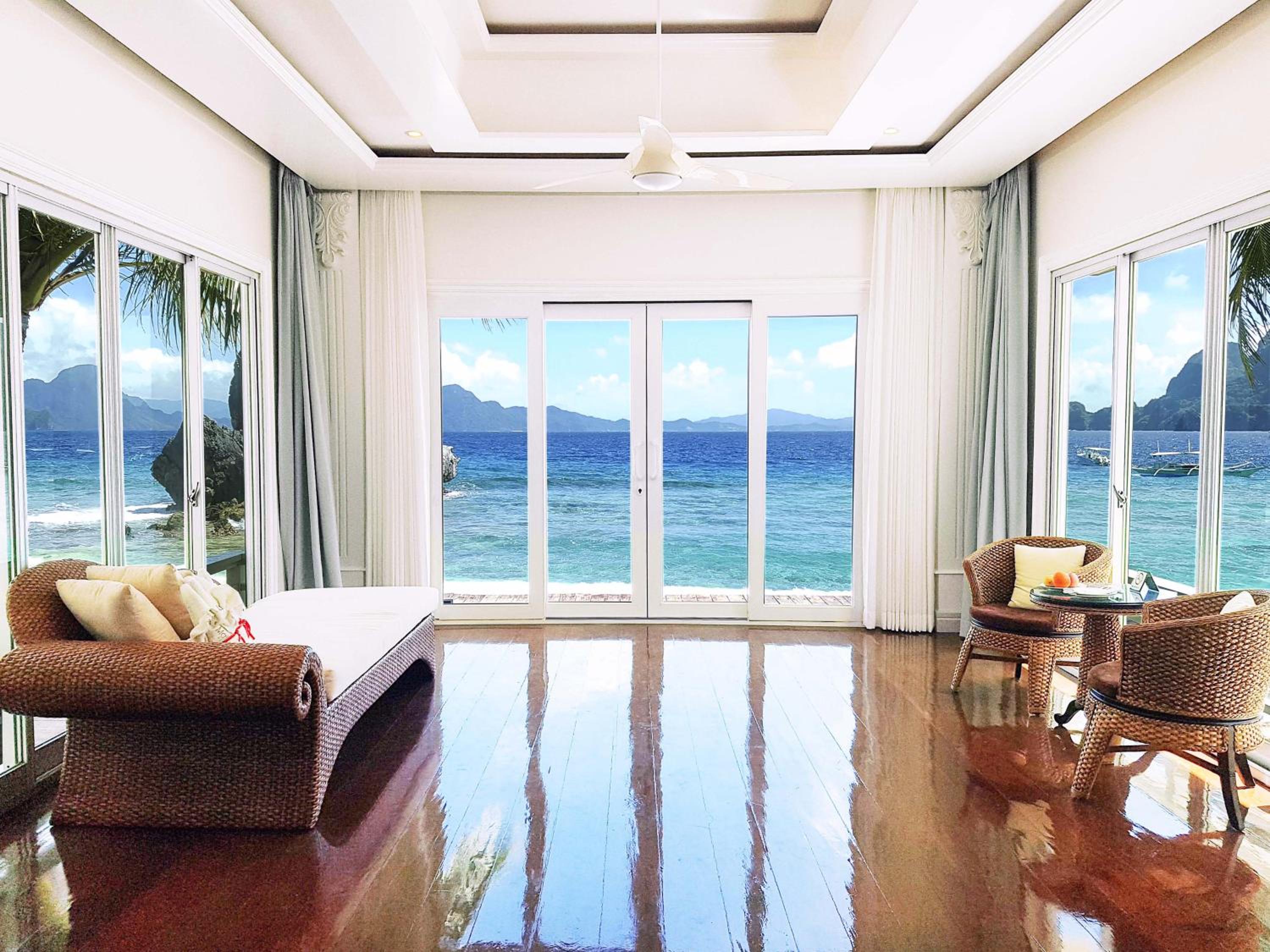 Beach Front Villa with Panoramic Ocean View photo 2