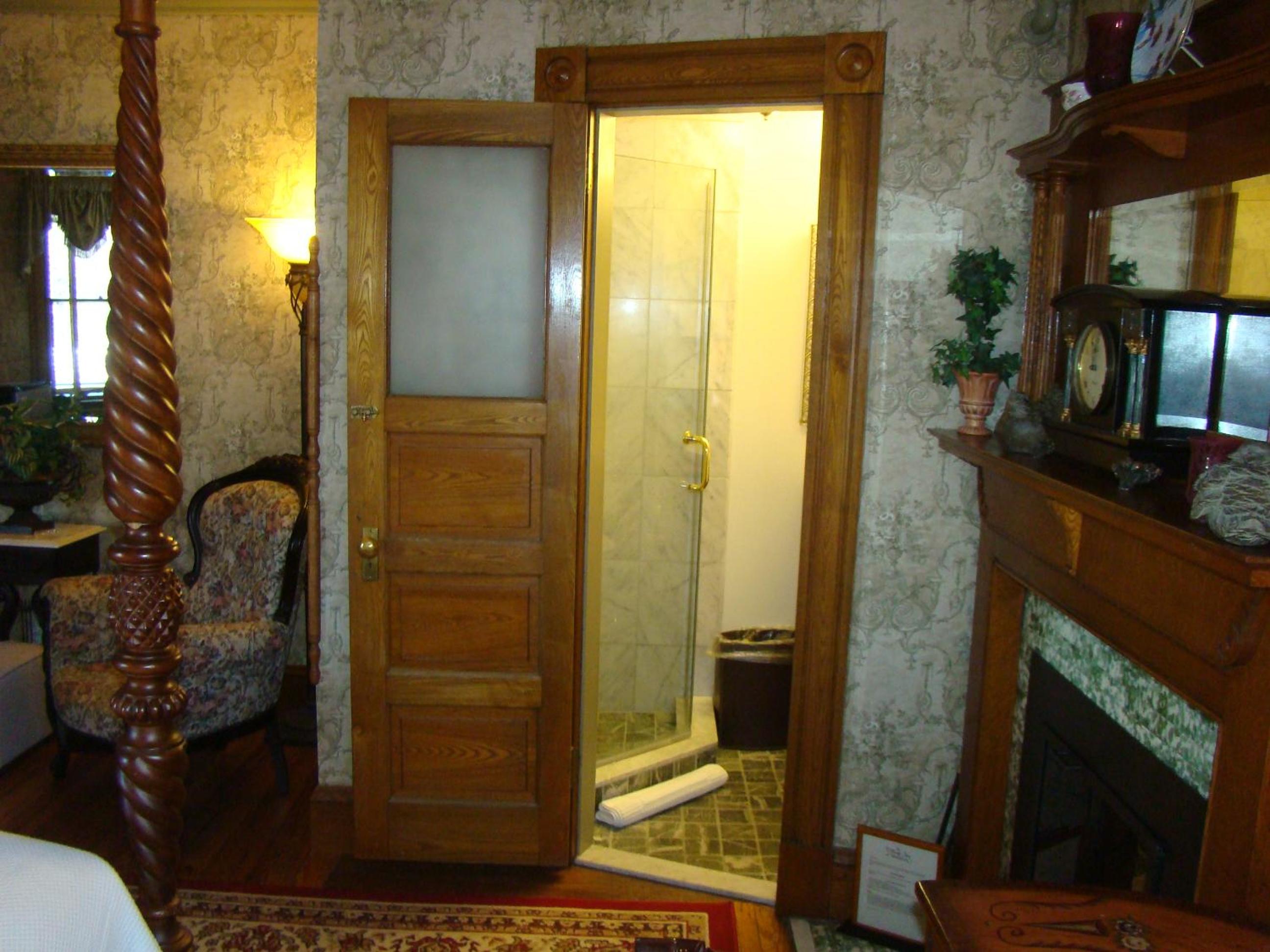 Deluxe King Room photo 3