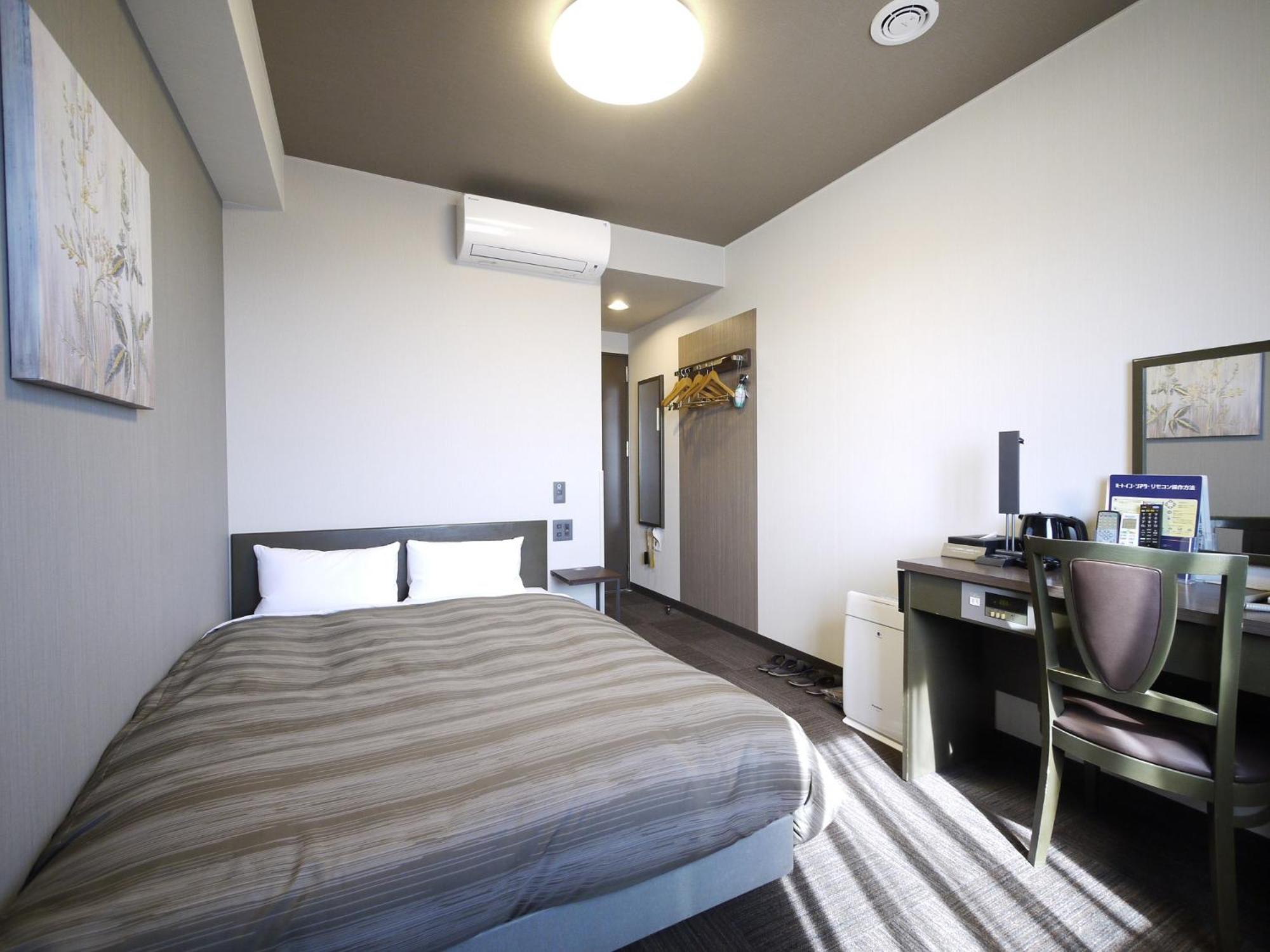 Double Room with a Small Double Bed - Non-Smoking - Photo 8