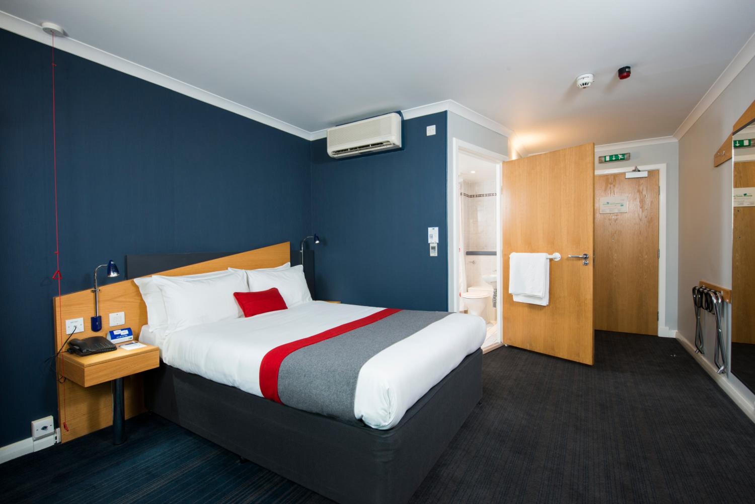 Double Room with Free Hot Breakfast - Accessible - Photo 2