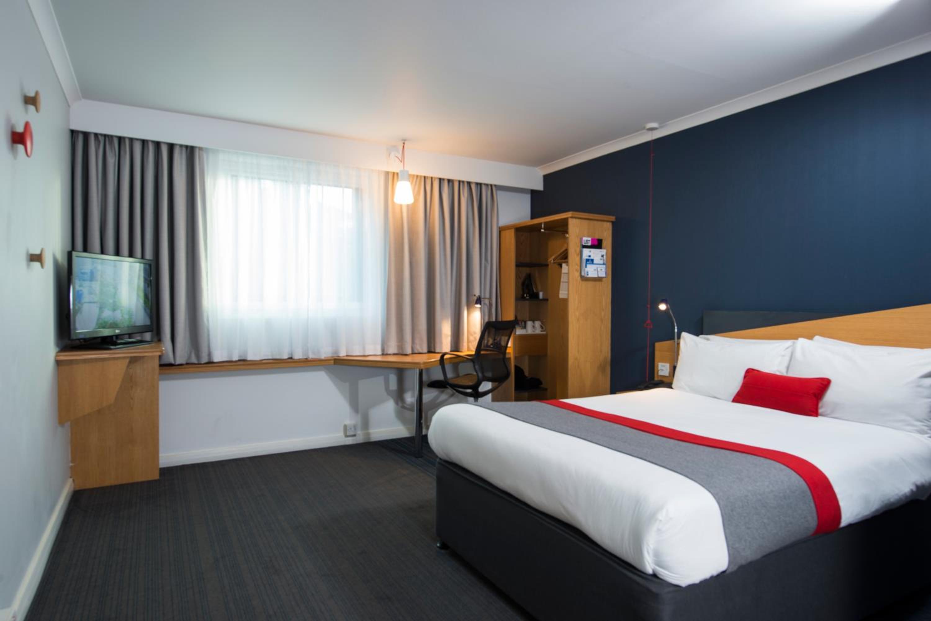 Double Room with Free Hot Breakfast - Accessible - Photo 1