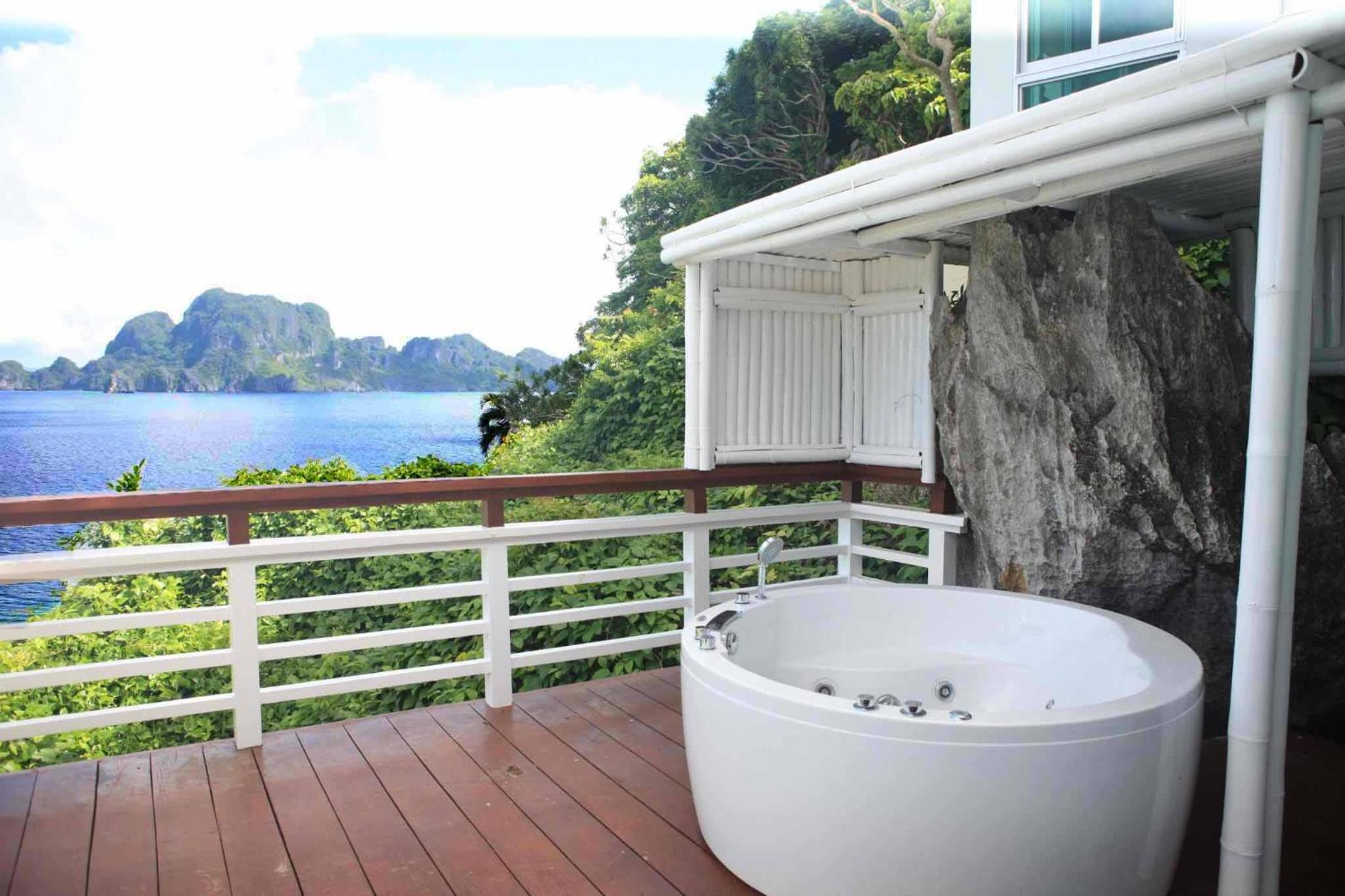Family Villa with Panoramic Ocean View photo 3