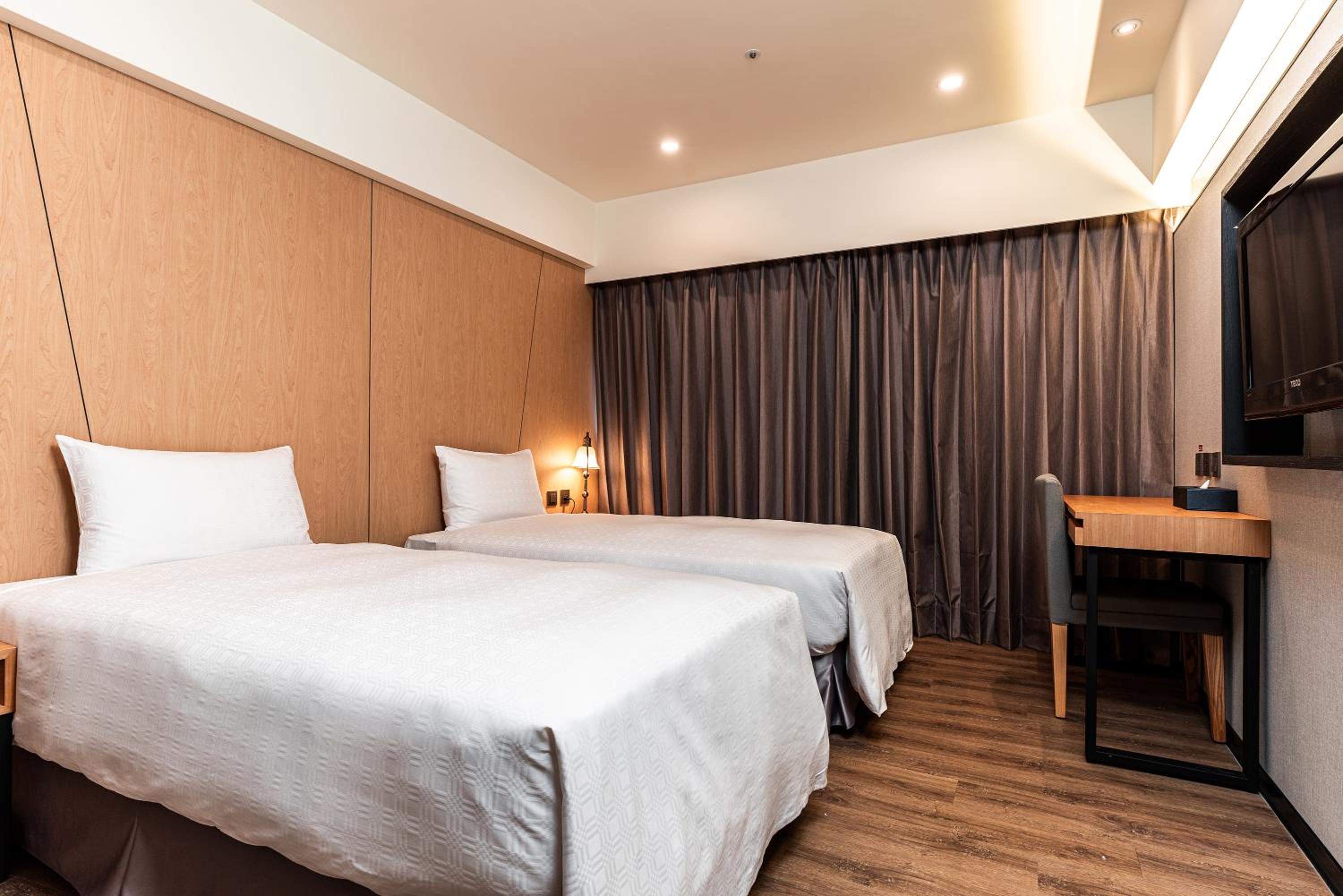 Deluxe Twin Room - Photo 2