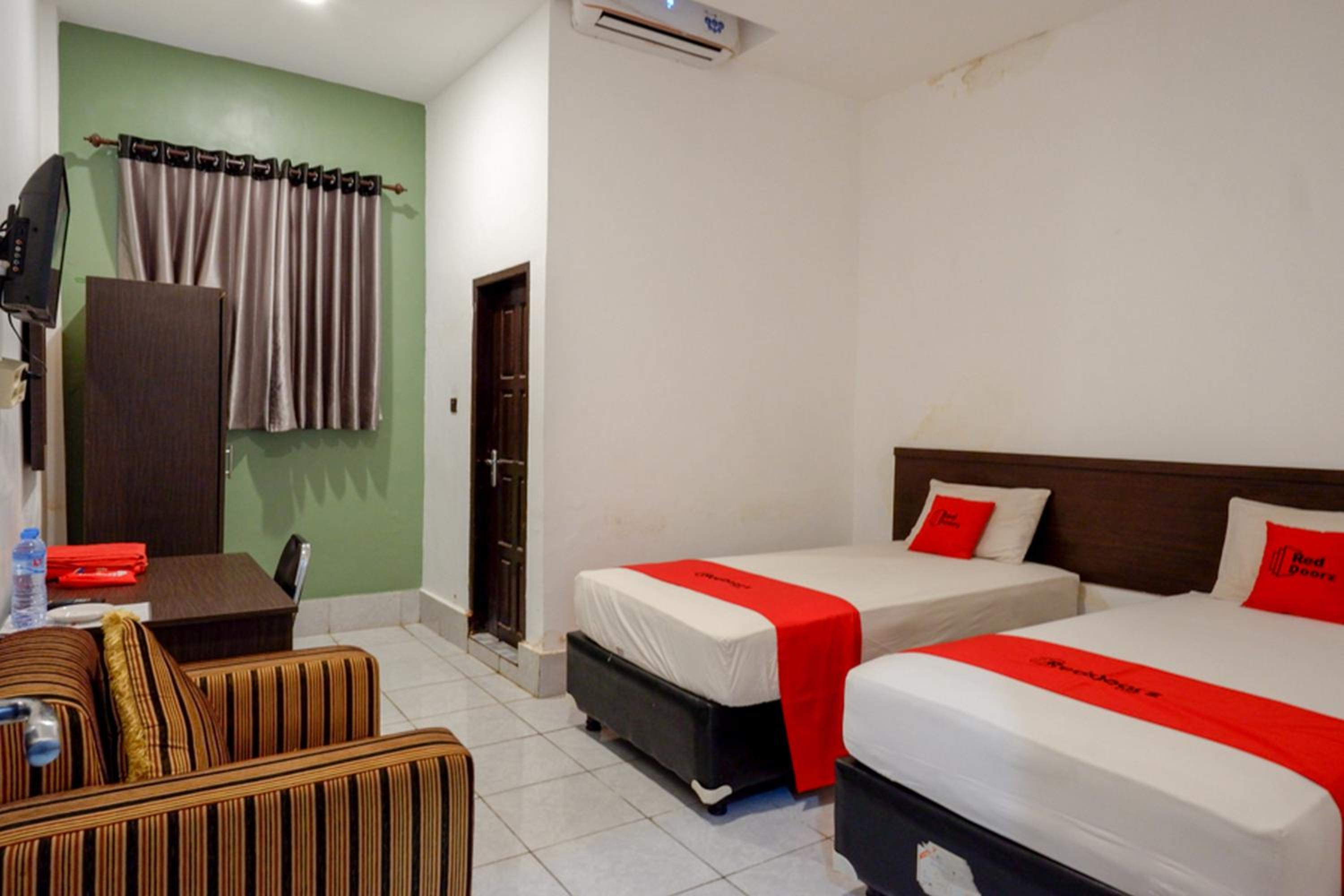 Deluxe Twin Room - Photo 3