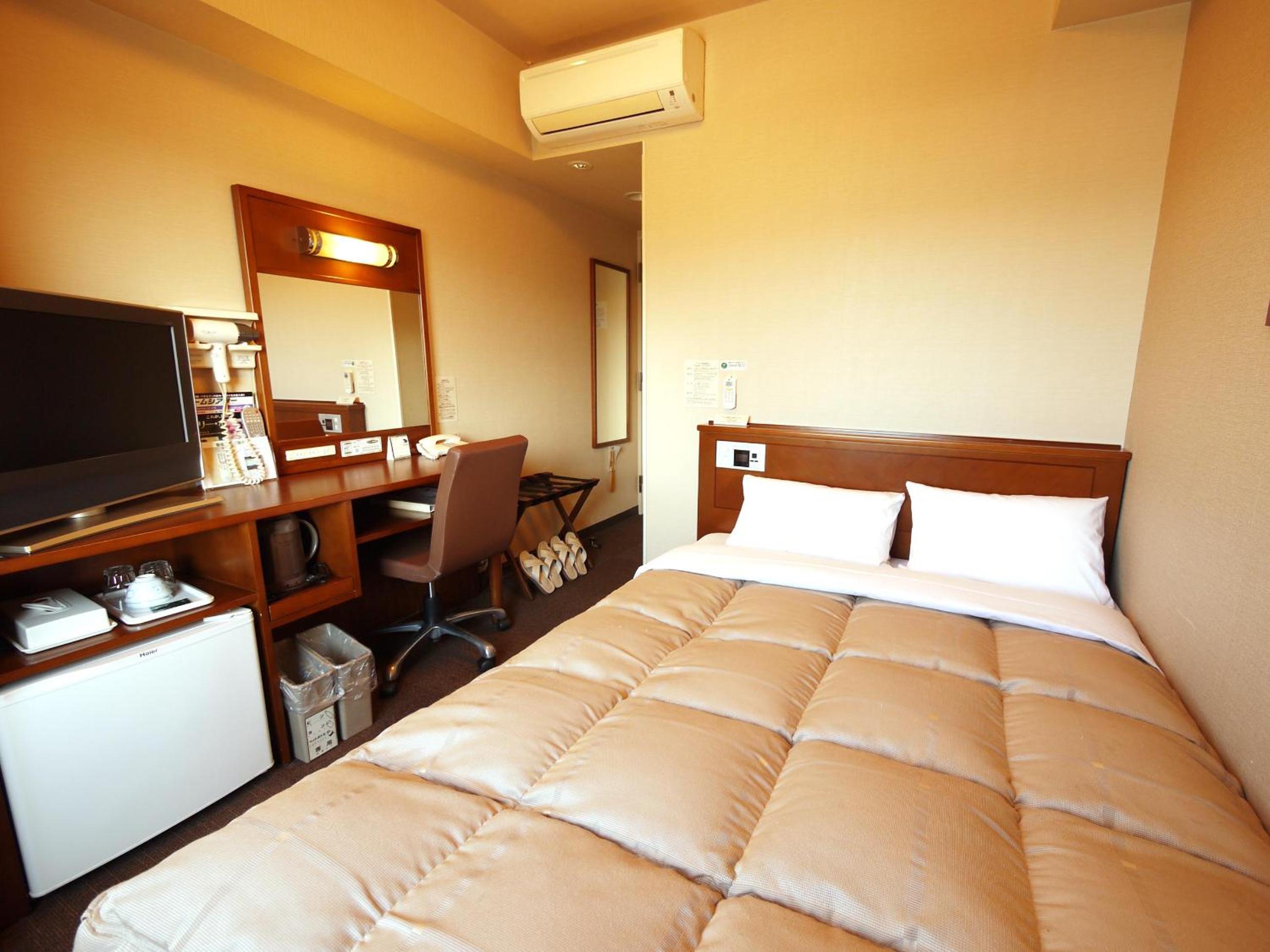 Double Room with Small Double Bed - Non-Smoking - Photo 6