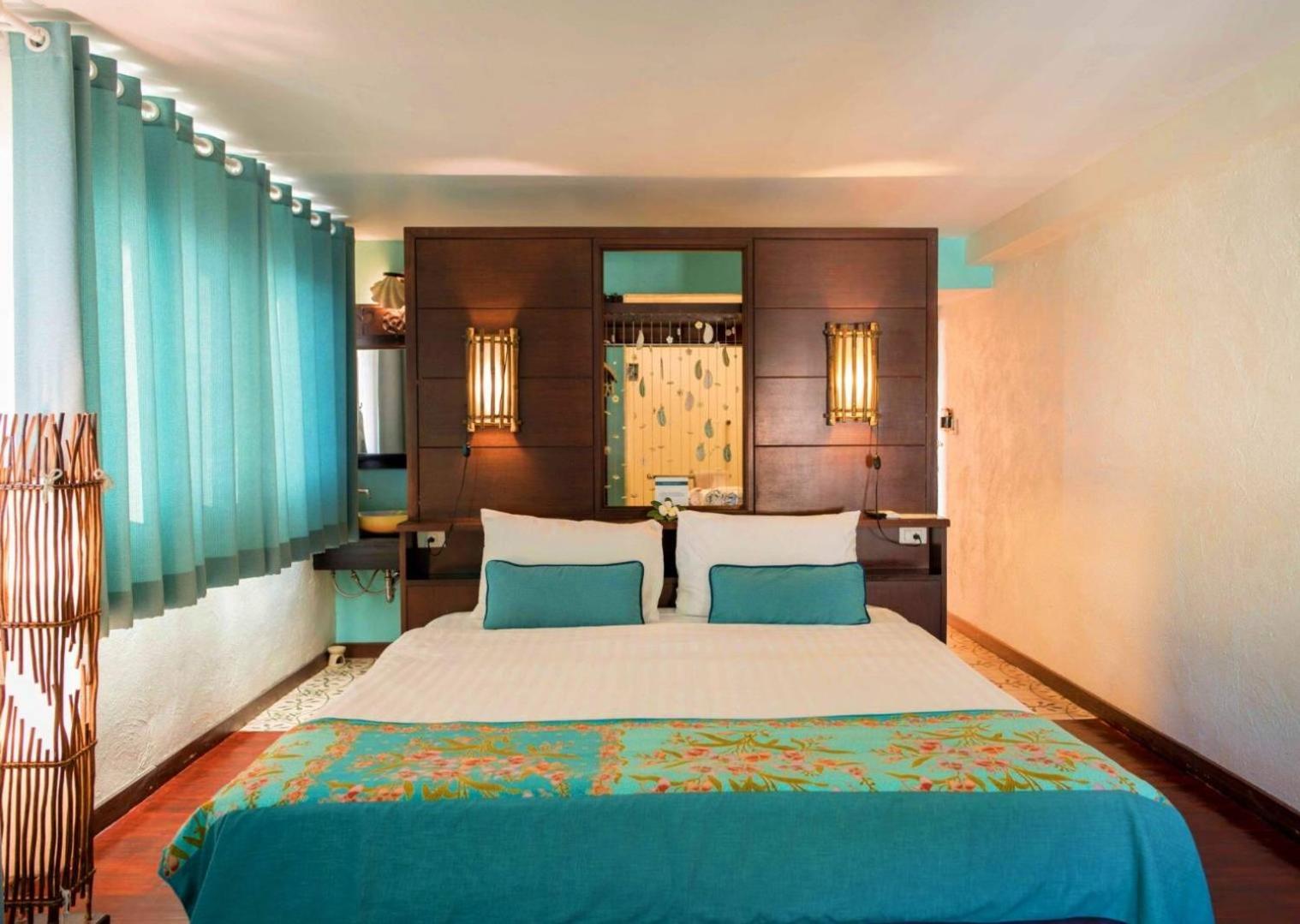Deluxe Double or Twin Room - Photo 7