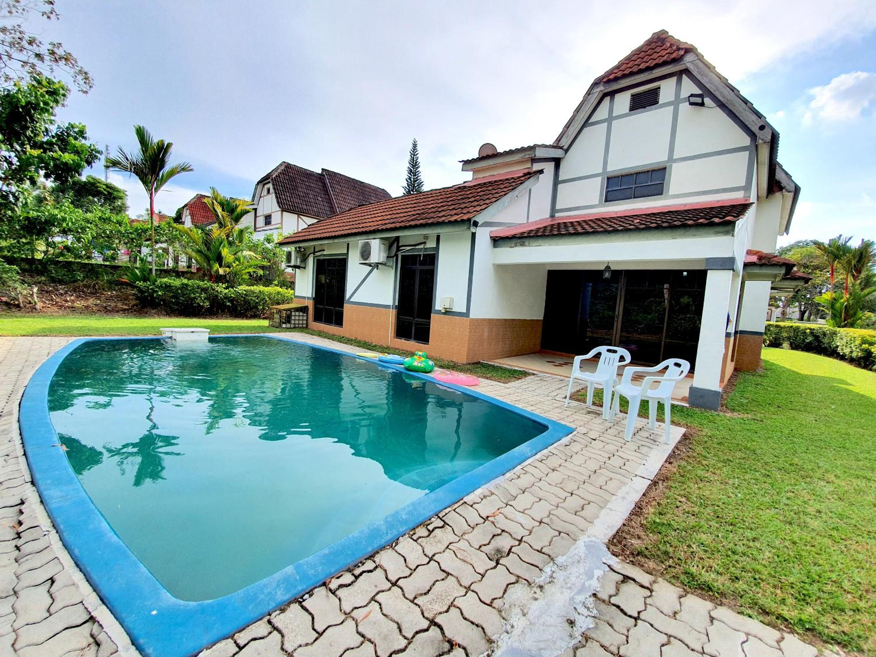 Four-Bedroom House photo 1