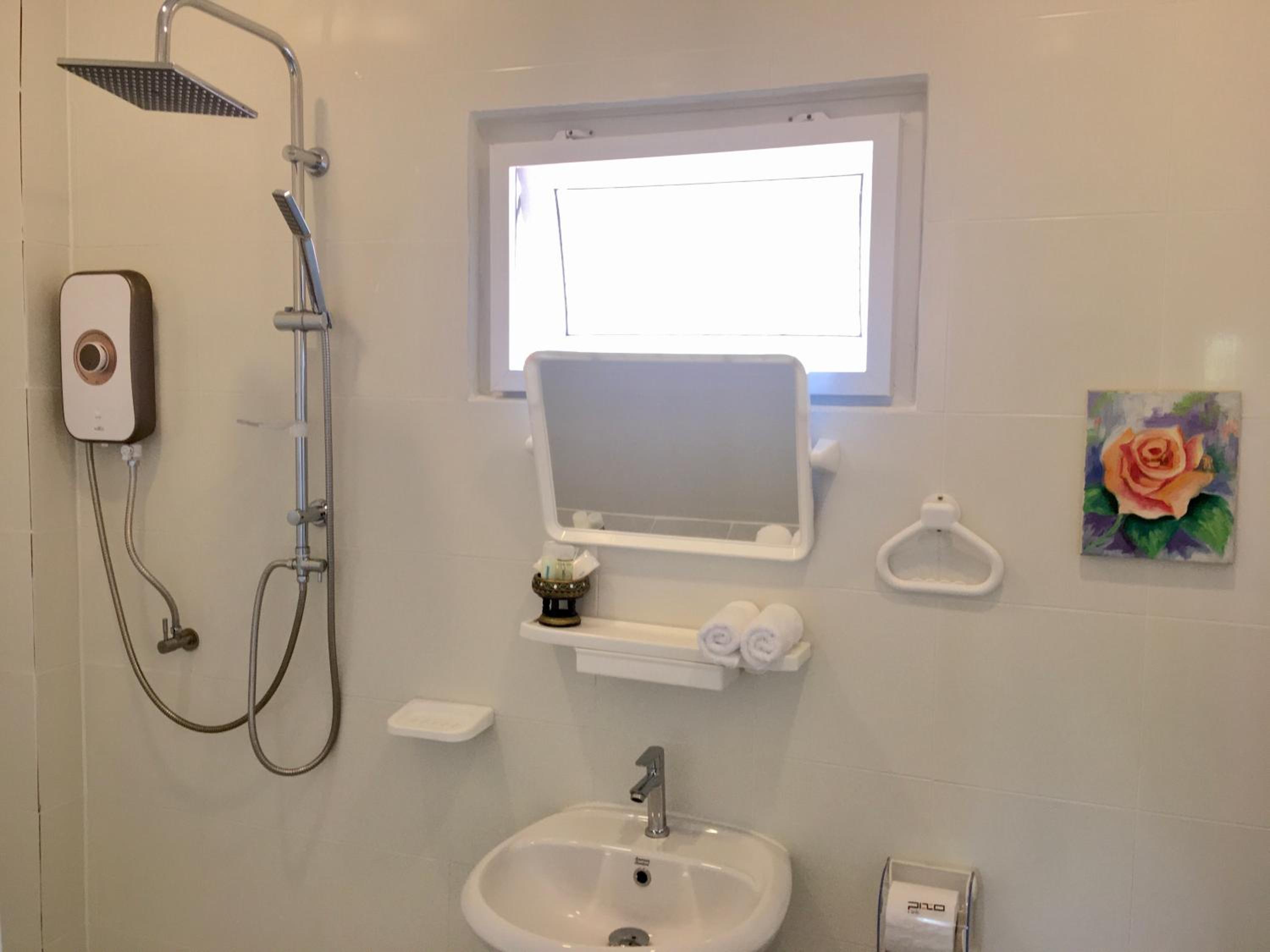 Twin Room with Garden View - Photo 3
