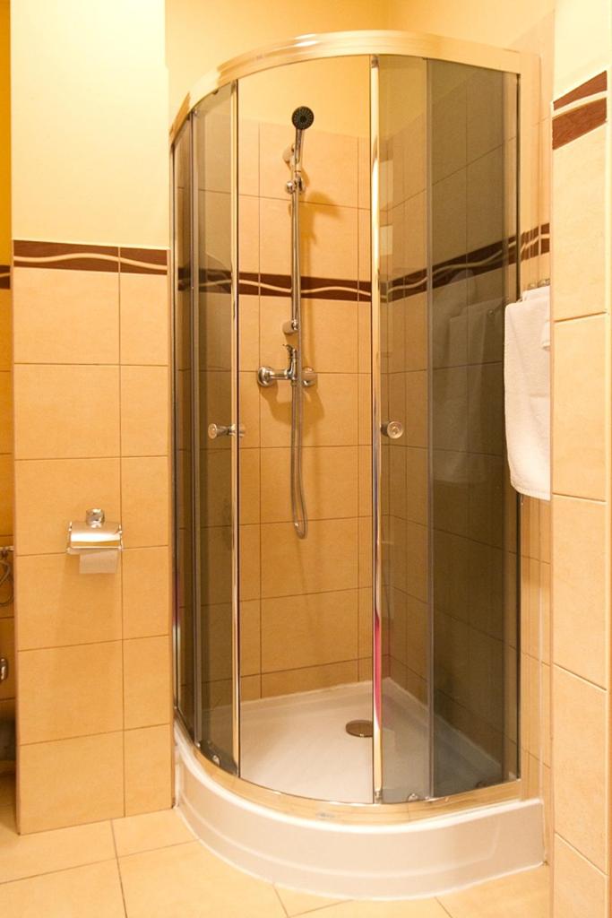 Single Room with Private Bathroom photo 3