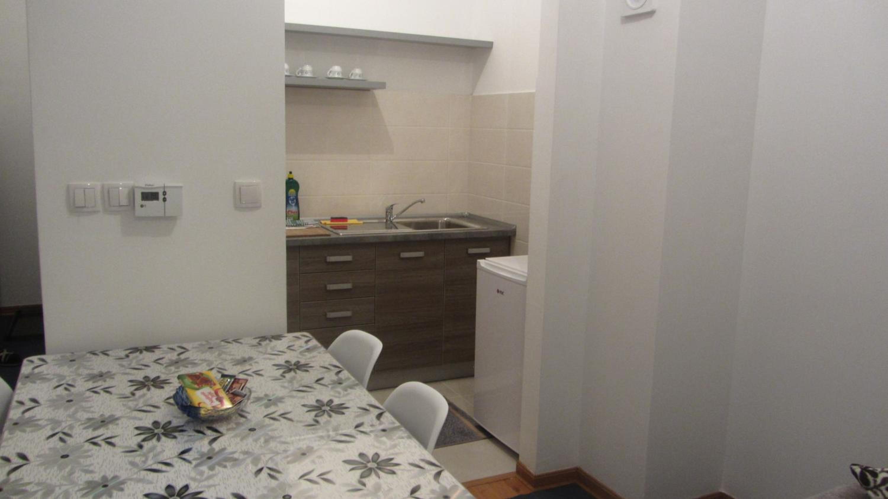 One-Bedroom Apartment photo 2