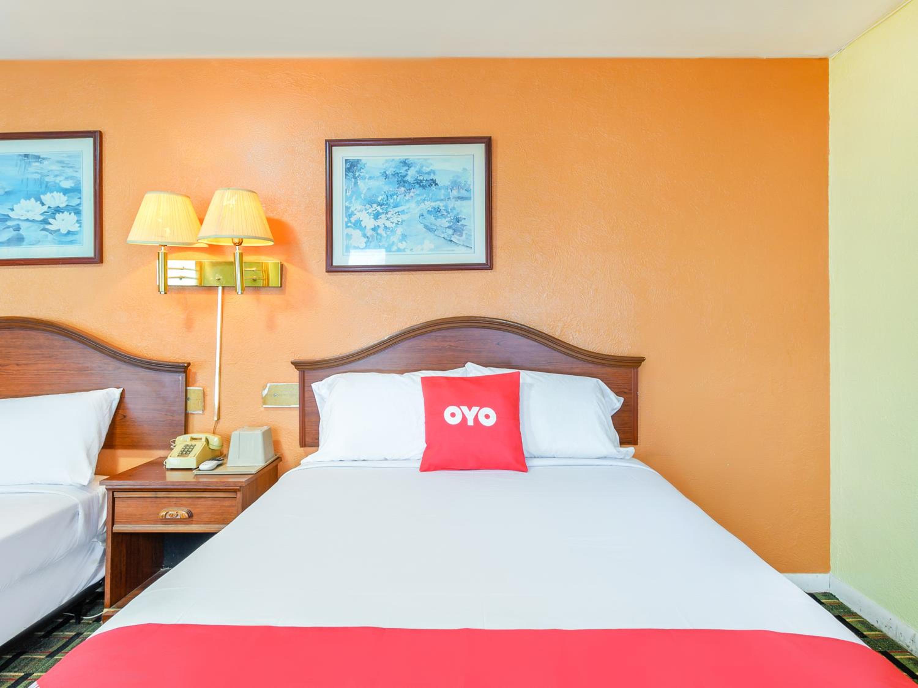 Double Room with Two Double Beds - Photo 10