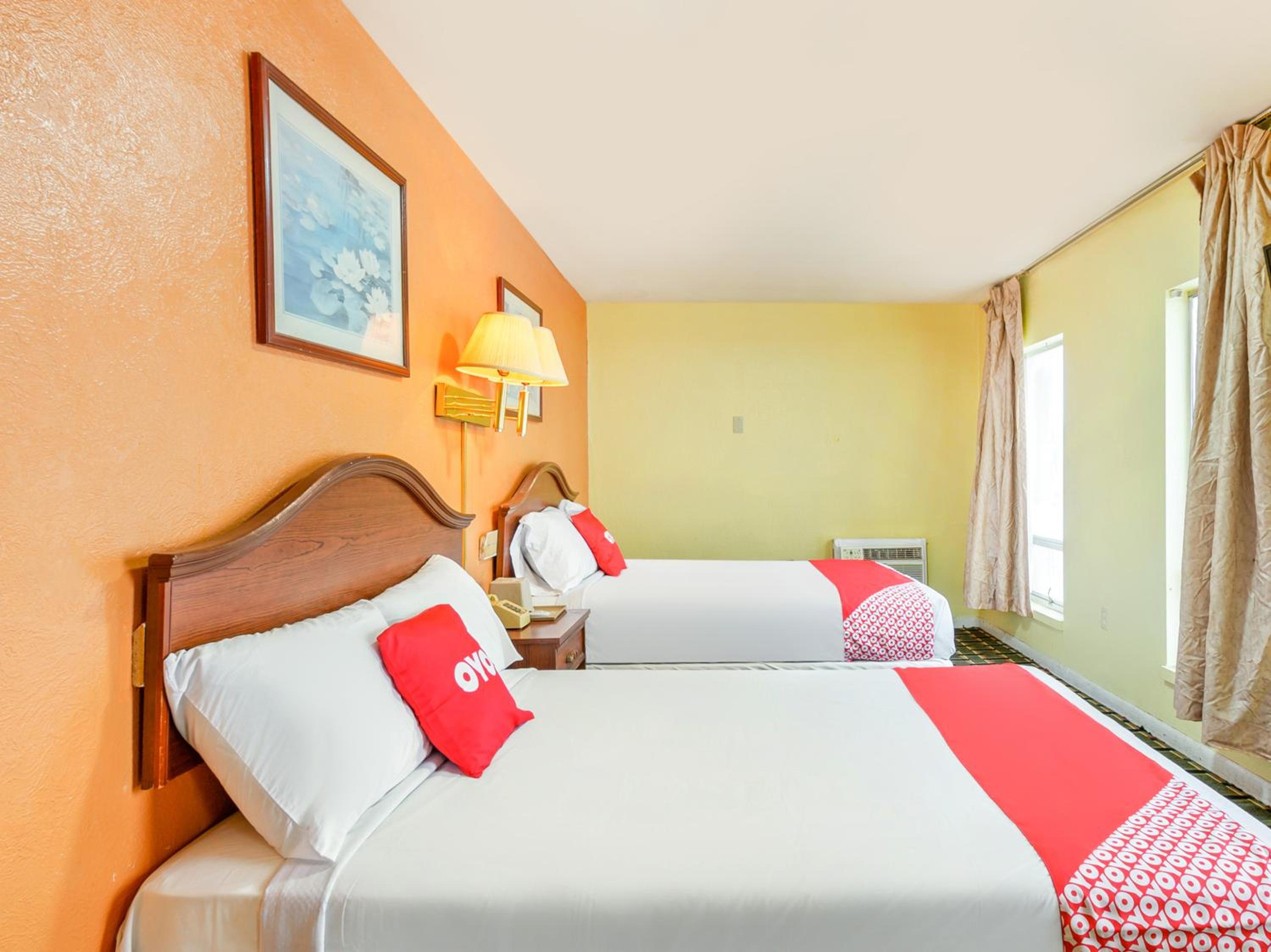 Double Room with Two Double Beds - Photo 7