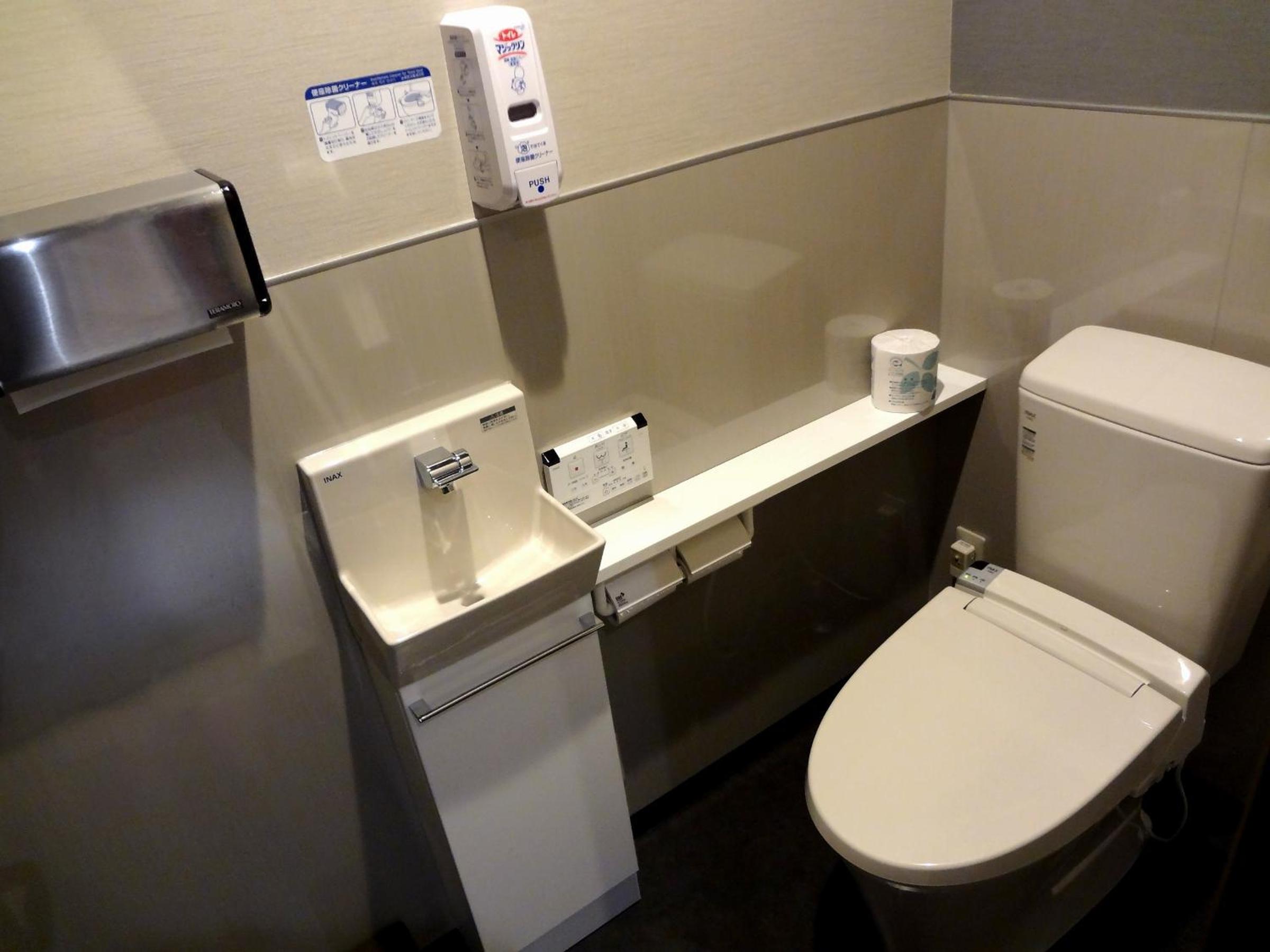 Capsule Room for Female with Shared Bathroom photo 2