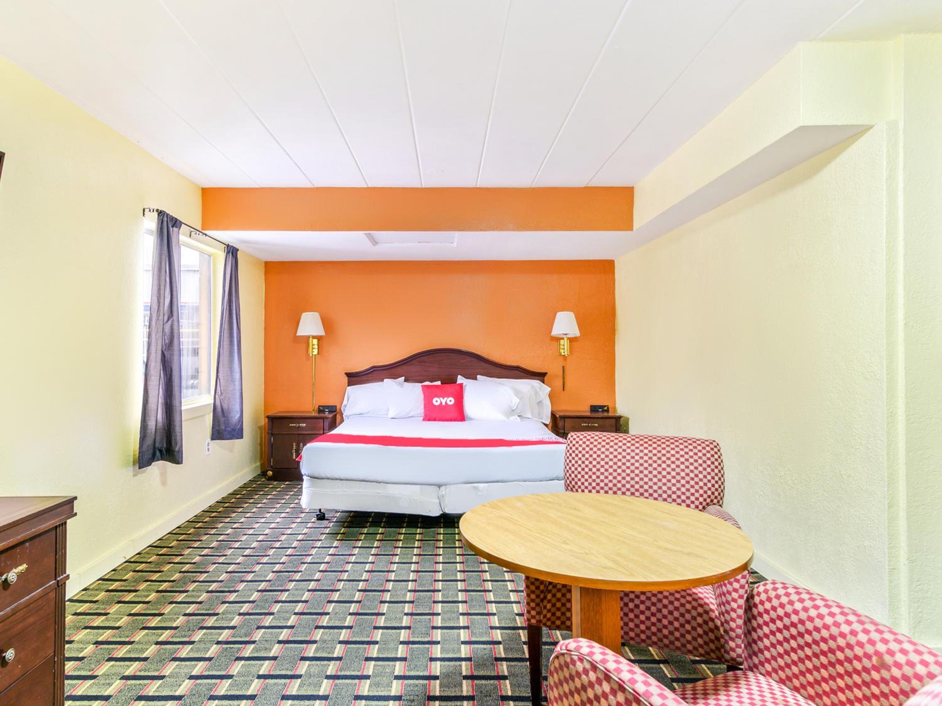 One-Bedroom Suite - Photo 8