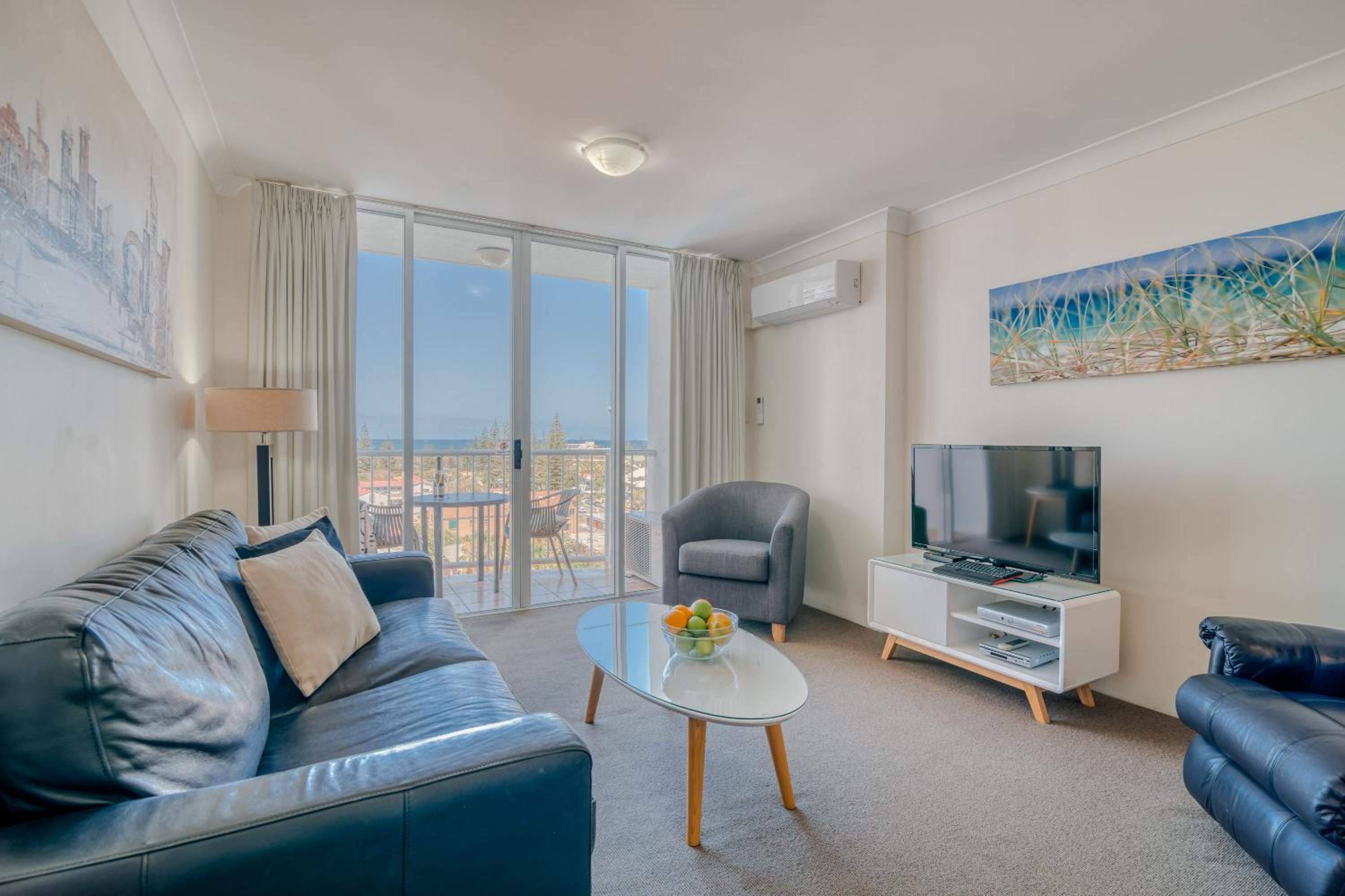 Superior One-Bedroom Apartment with Ocean View - Photo 5