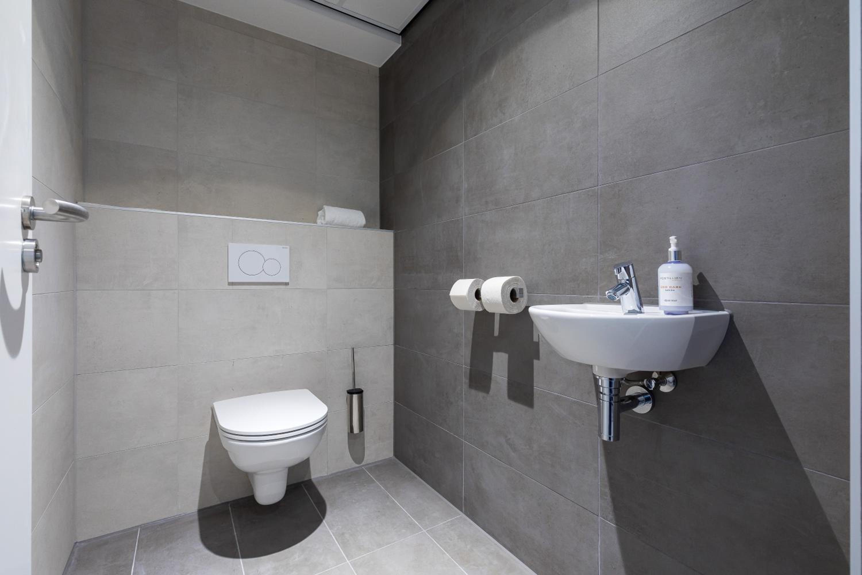 Suite with Lake View - Photo 4