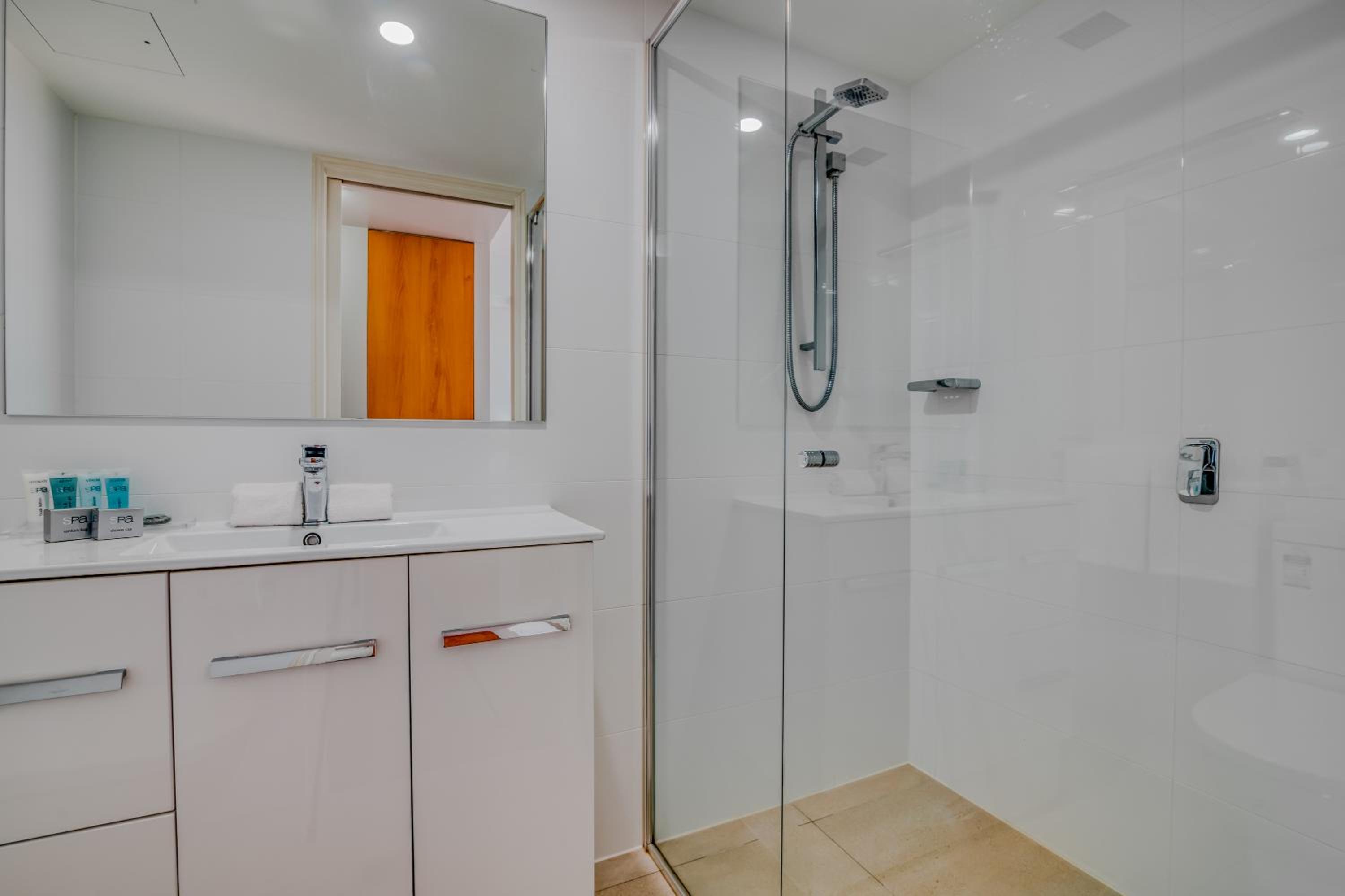 Two-Bedroom Apartment - Photo 2