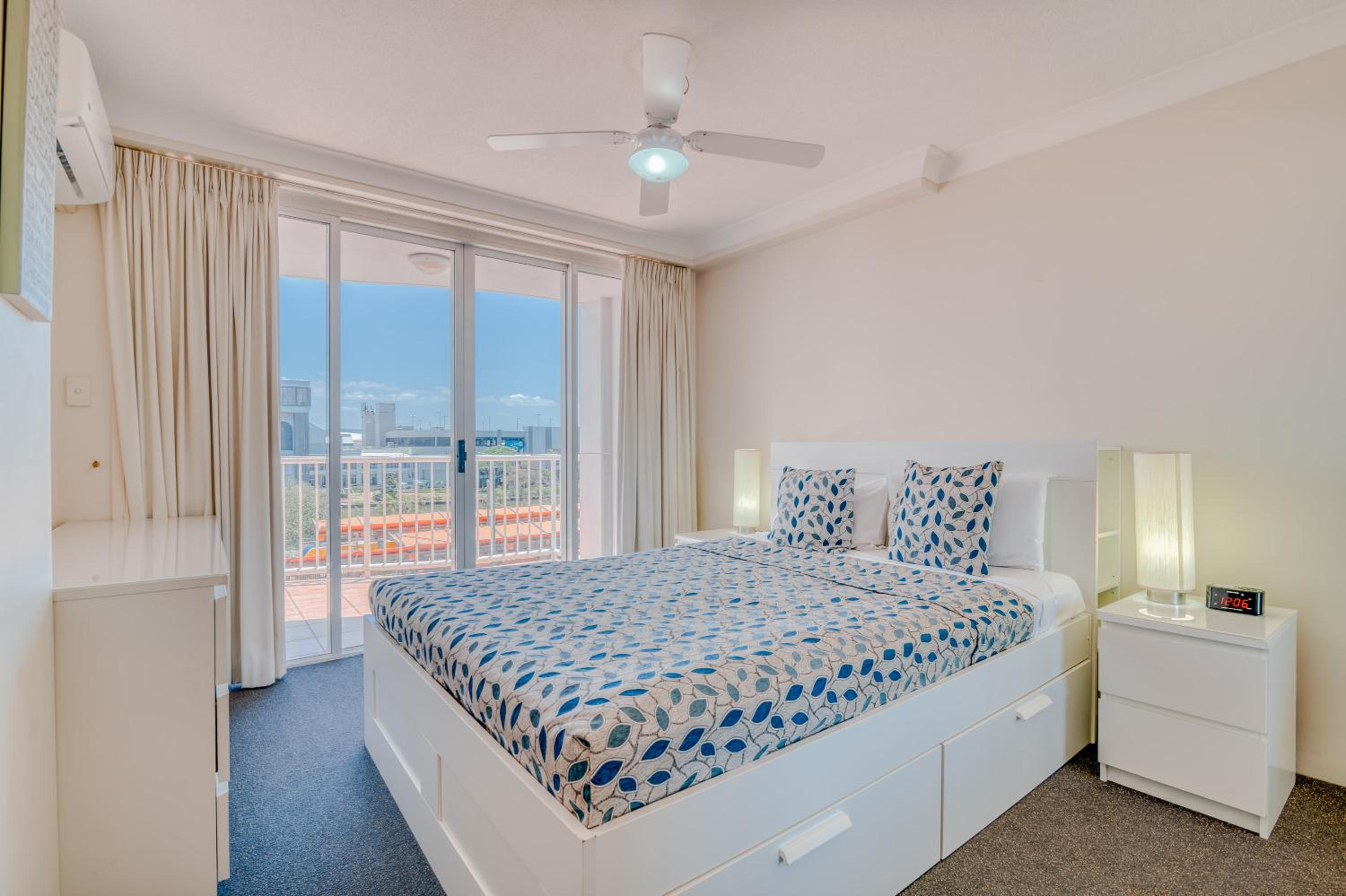 One-Bedroom Apartment - Photo 3