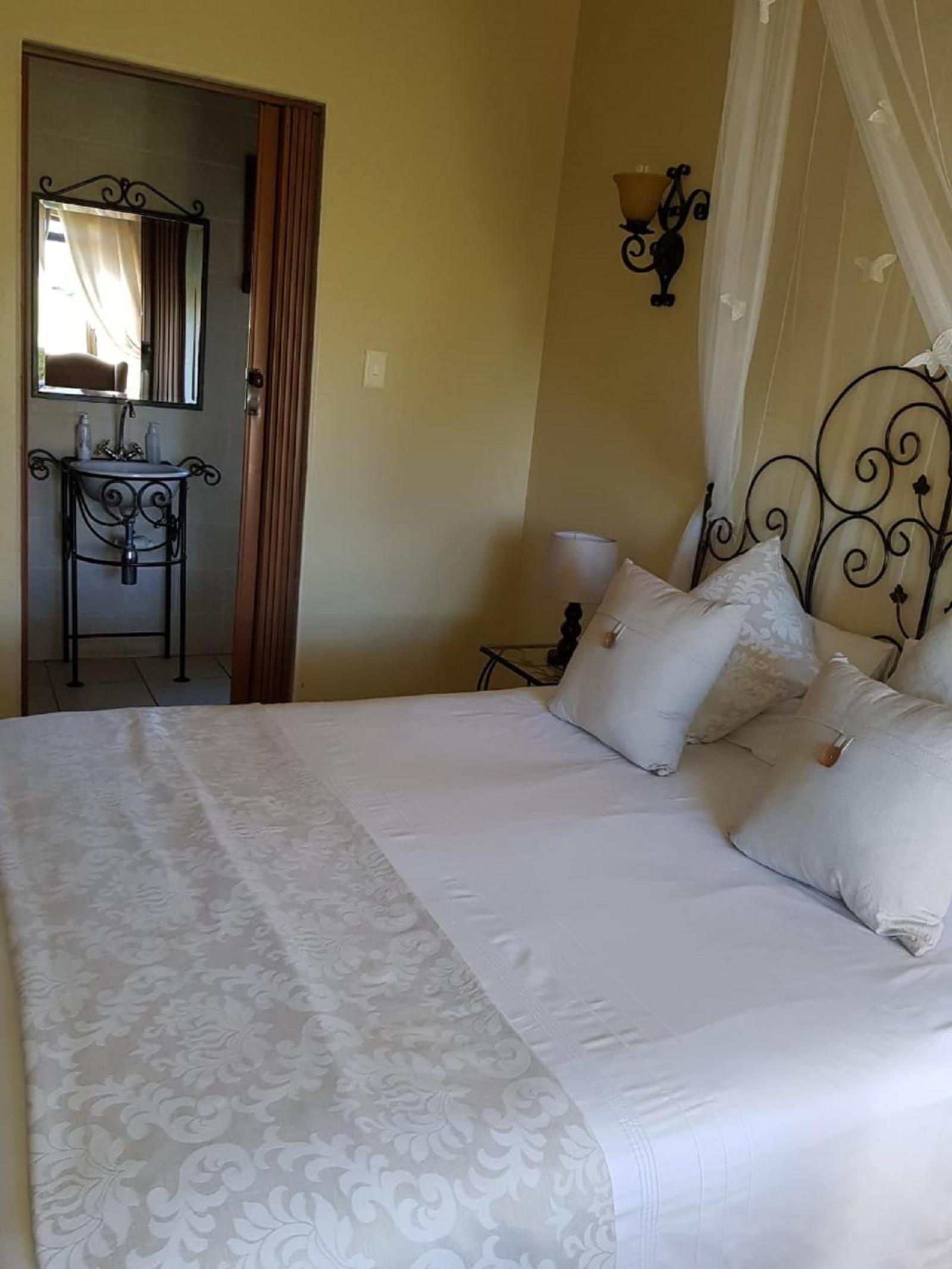 Suite with Mountain View photo 3