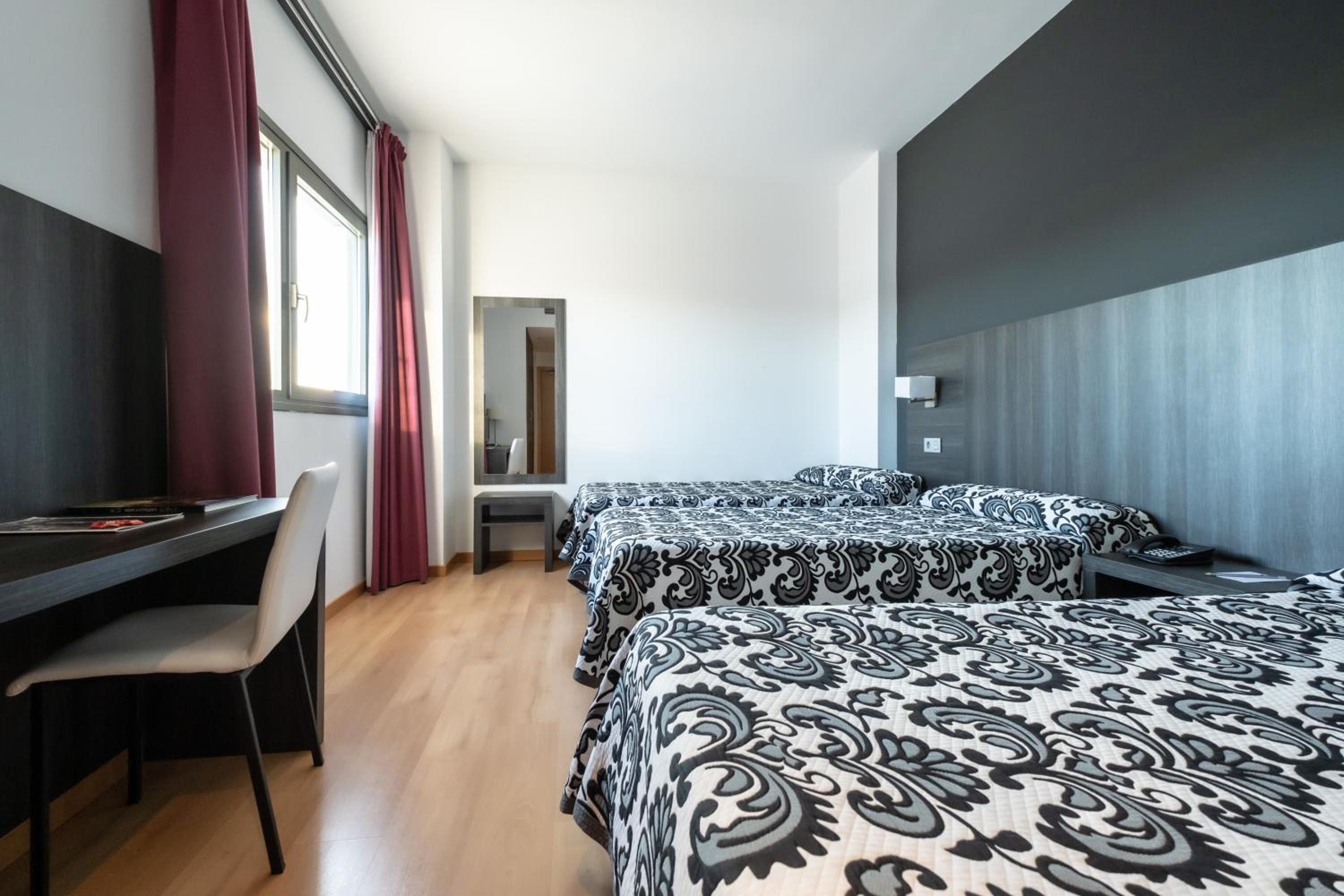 Double Room with Extra Bed photo 3