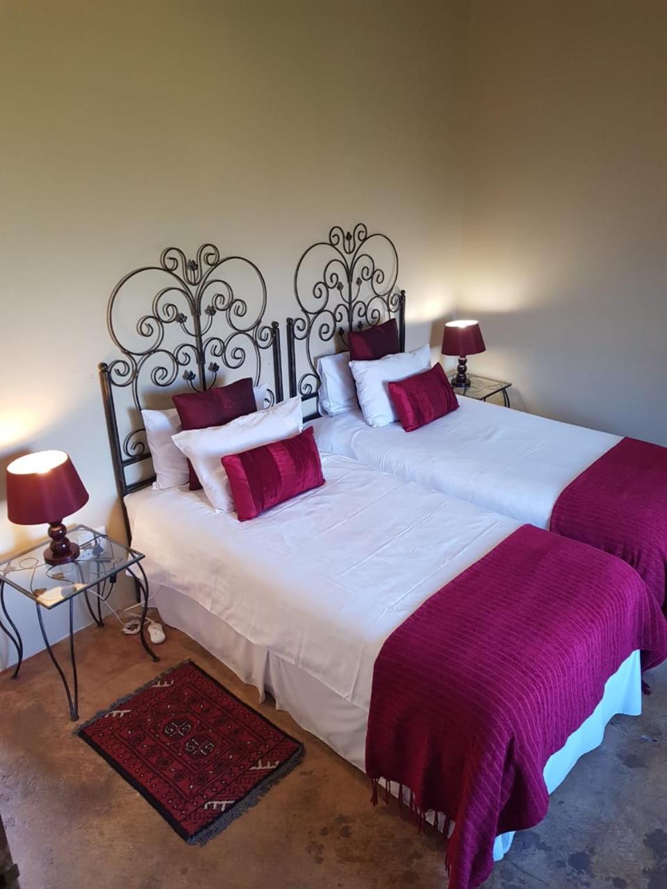 Suite with Mountain View and Fan - Photo 1