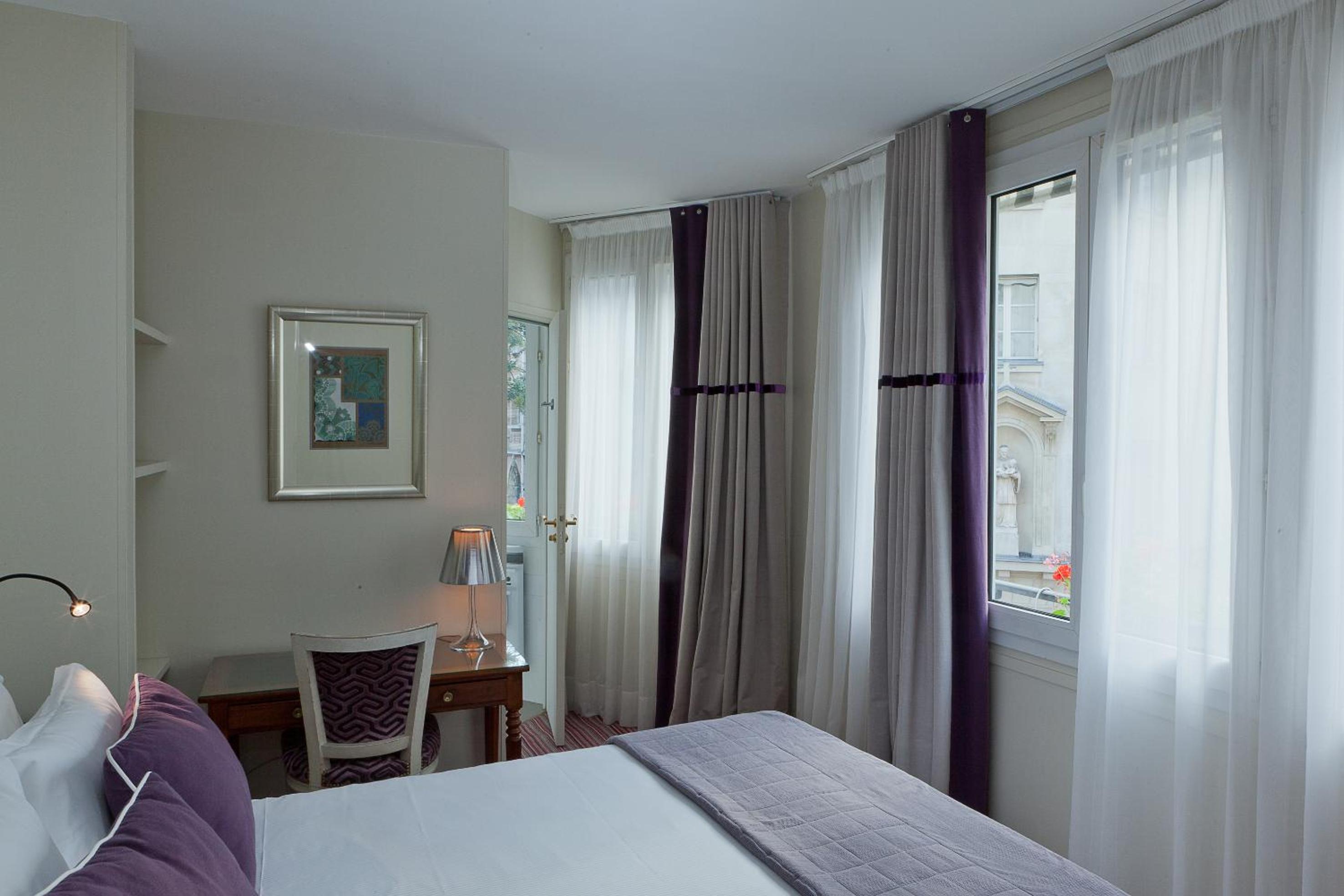 Superior Double or Twin Room photo 3