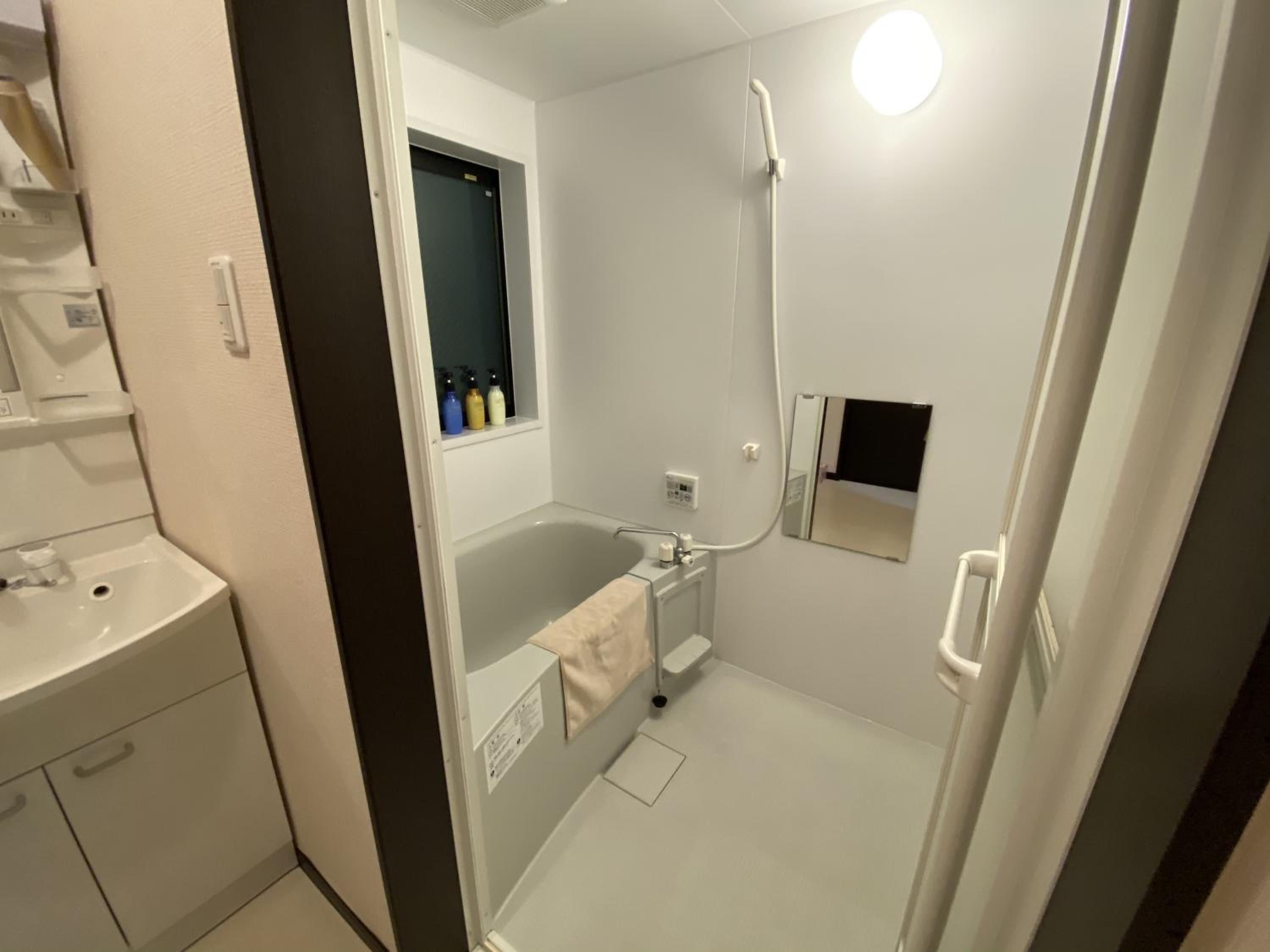 One-Bedroom House - Photo 29