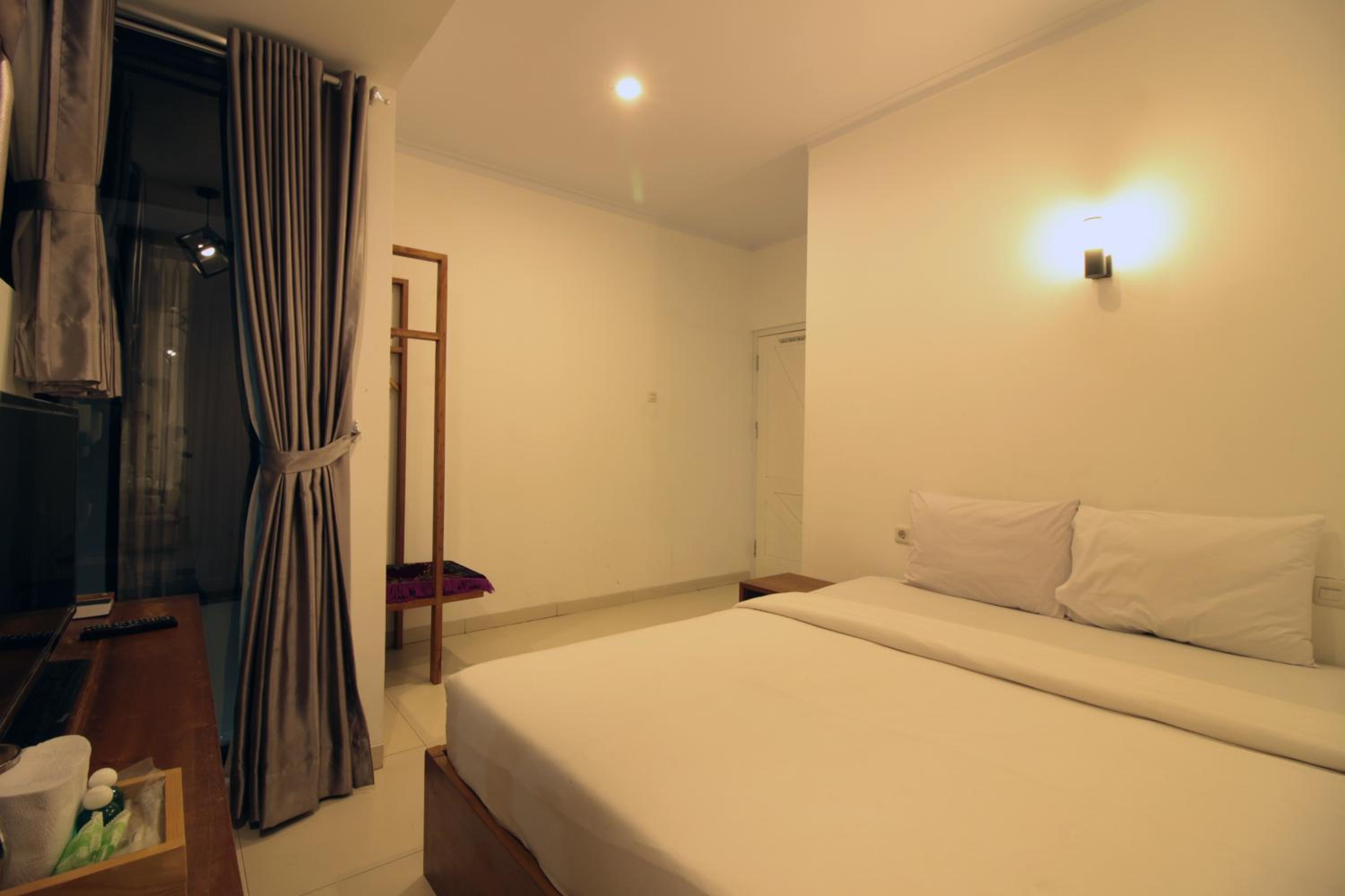 Budget Double Room photo 2