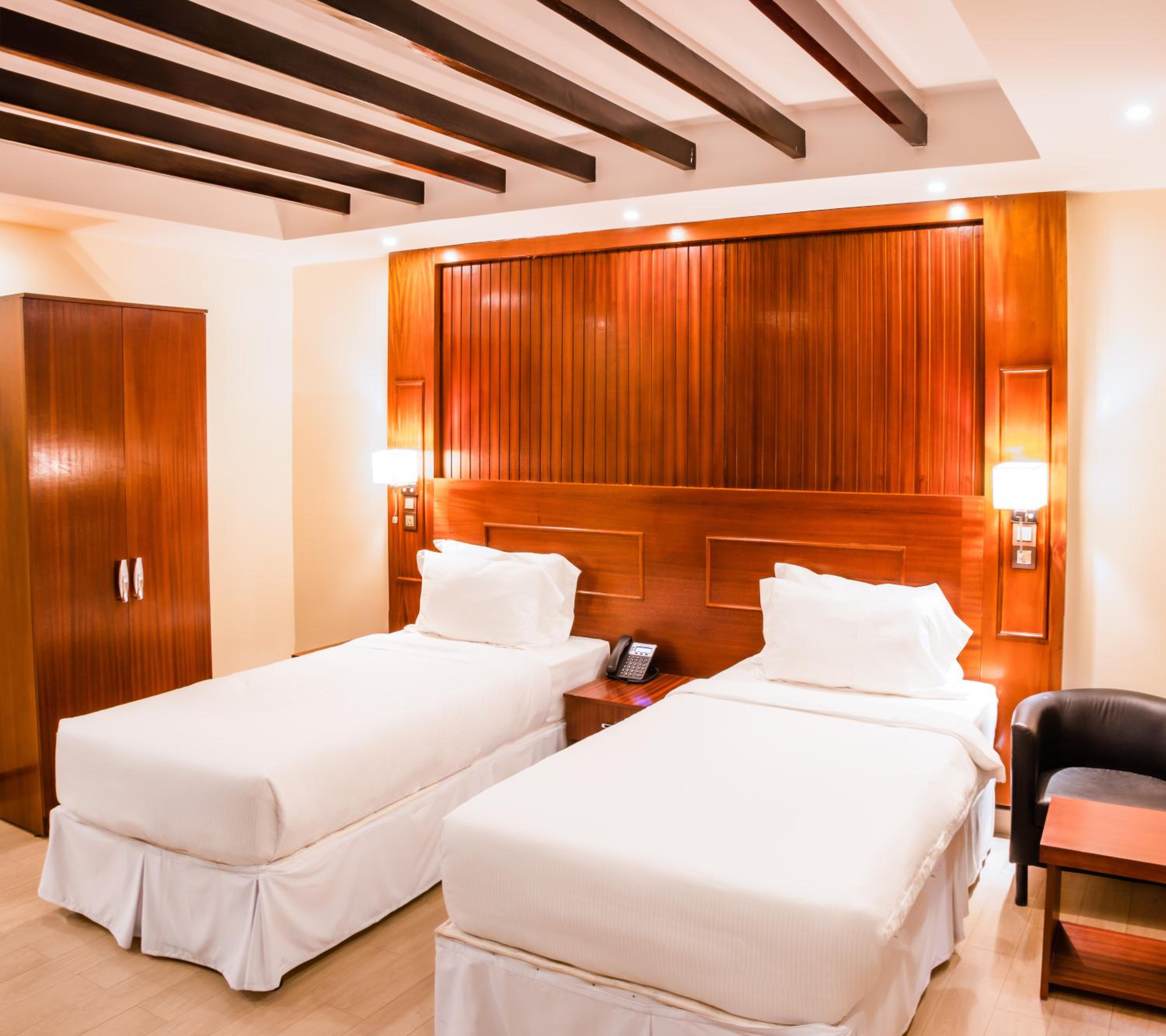 Deluxe Twin Room photo 3