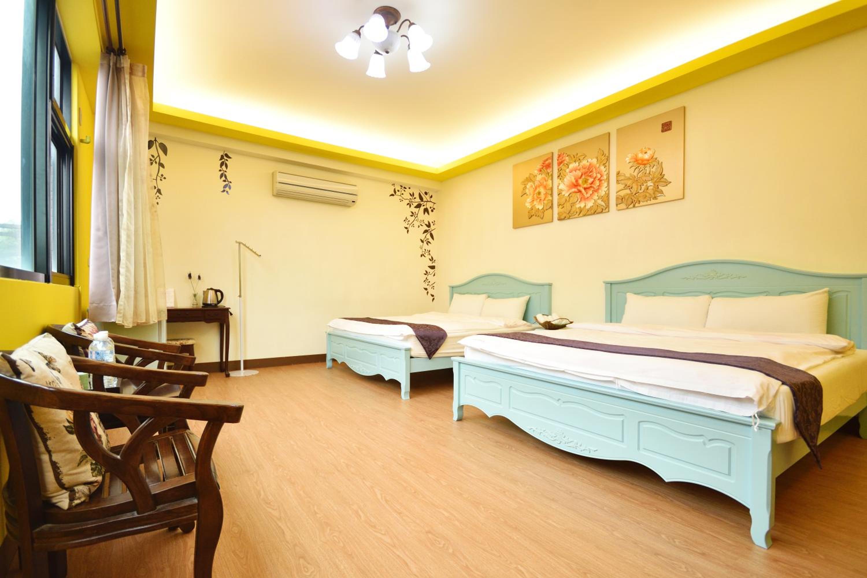 Large Quadruple Room photo 3