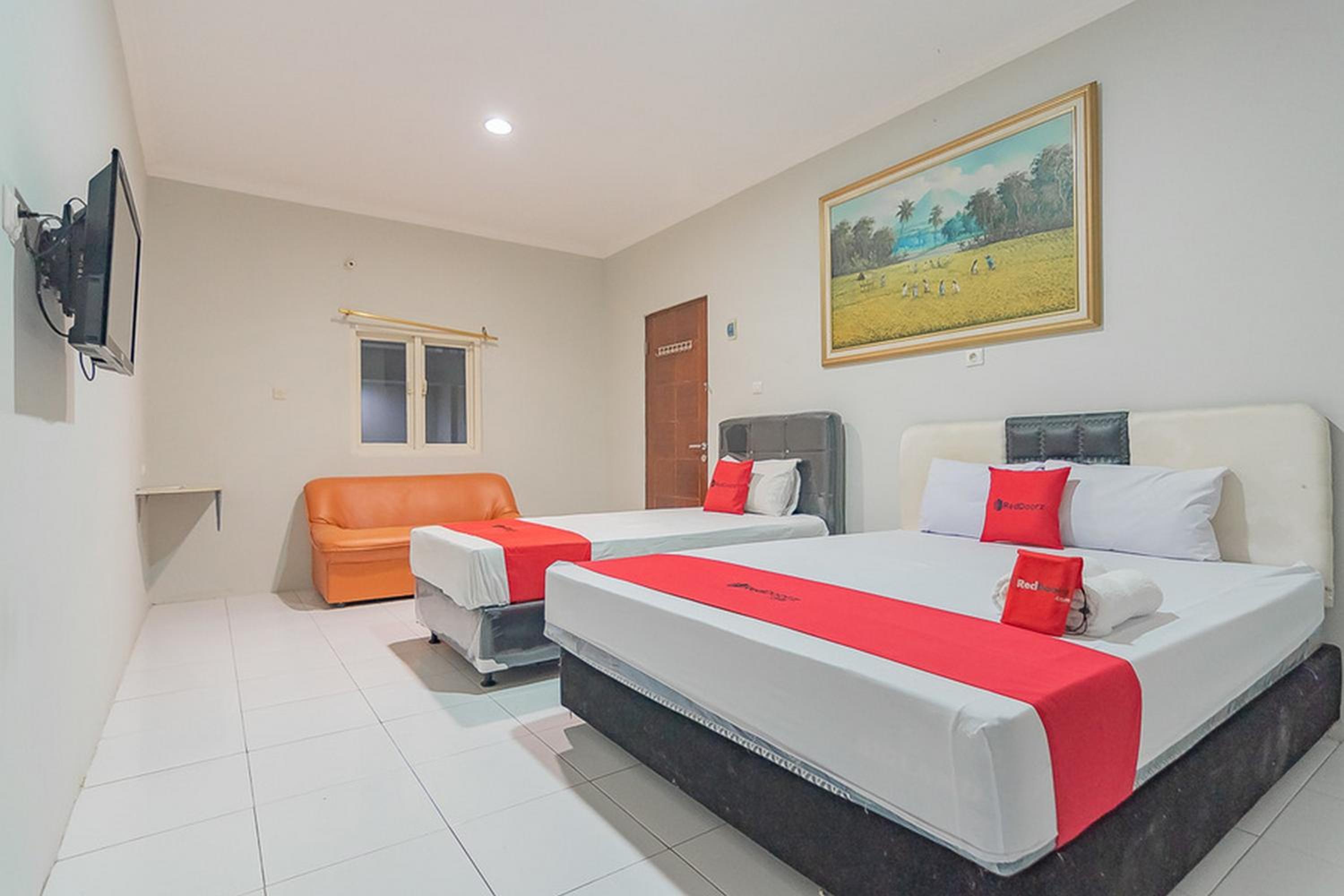 Family Room - Photo 1