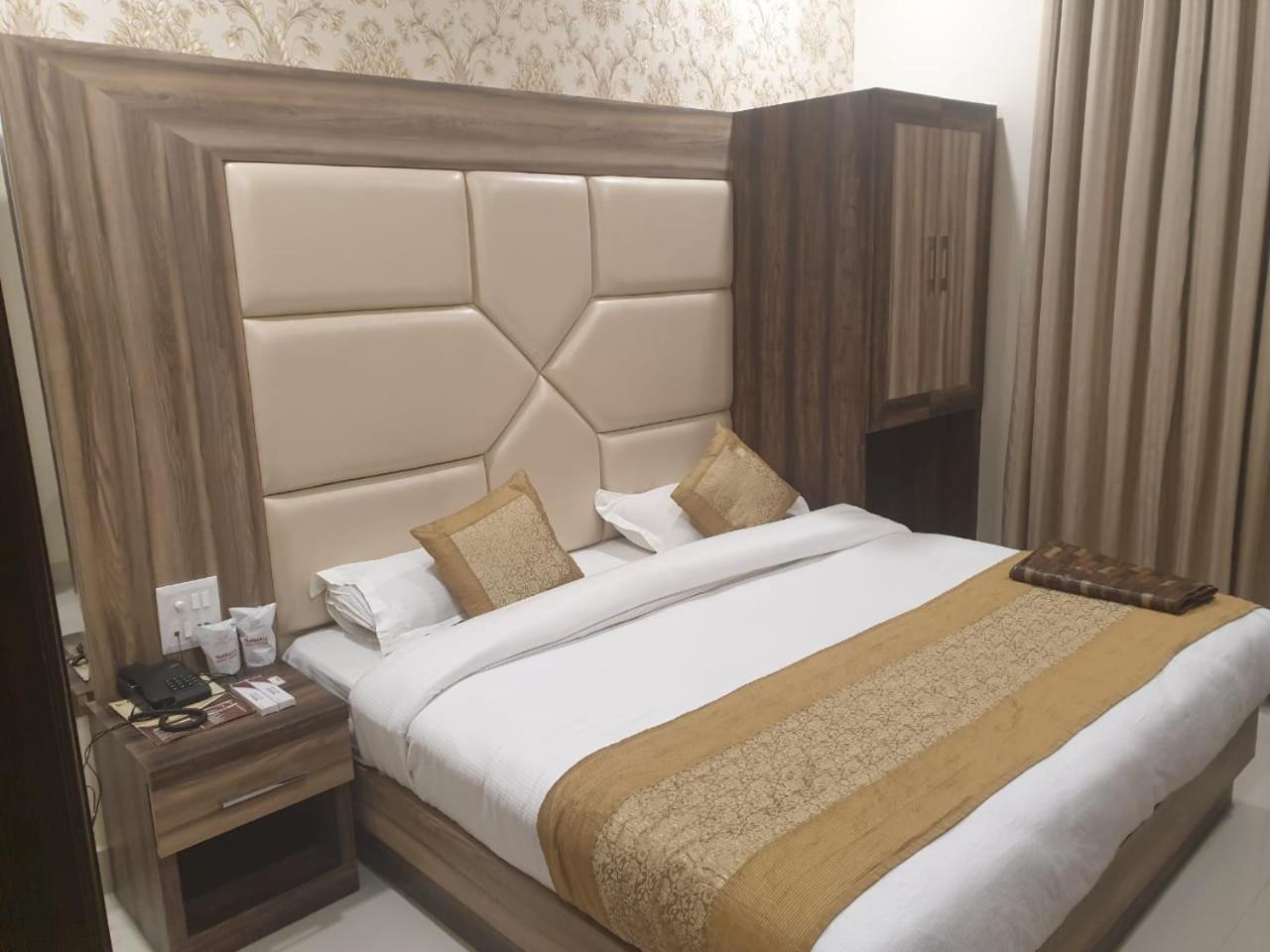 Standard King Room - Photo 4