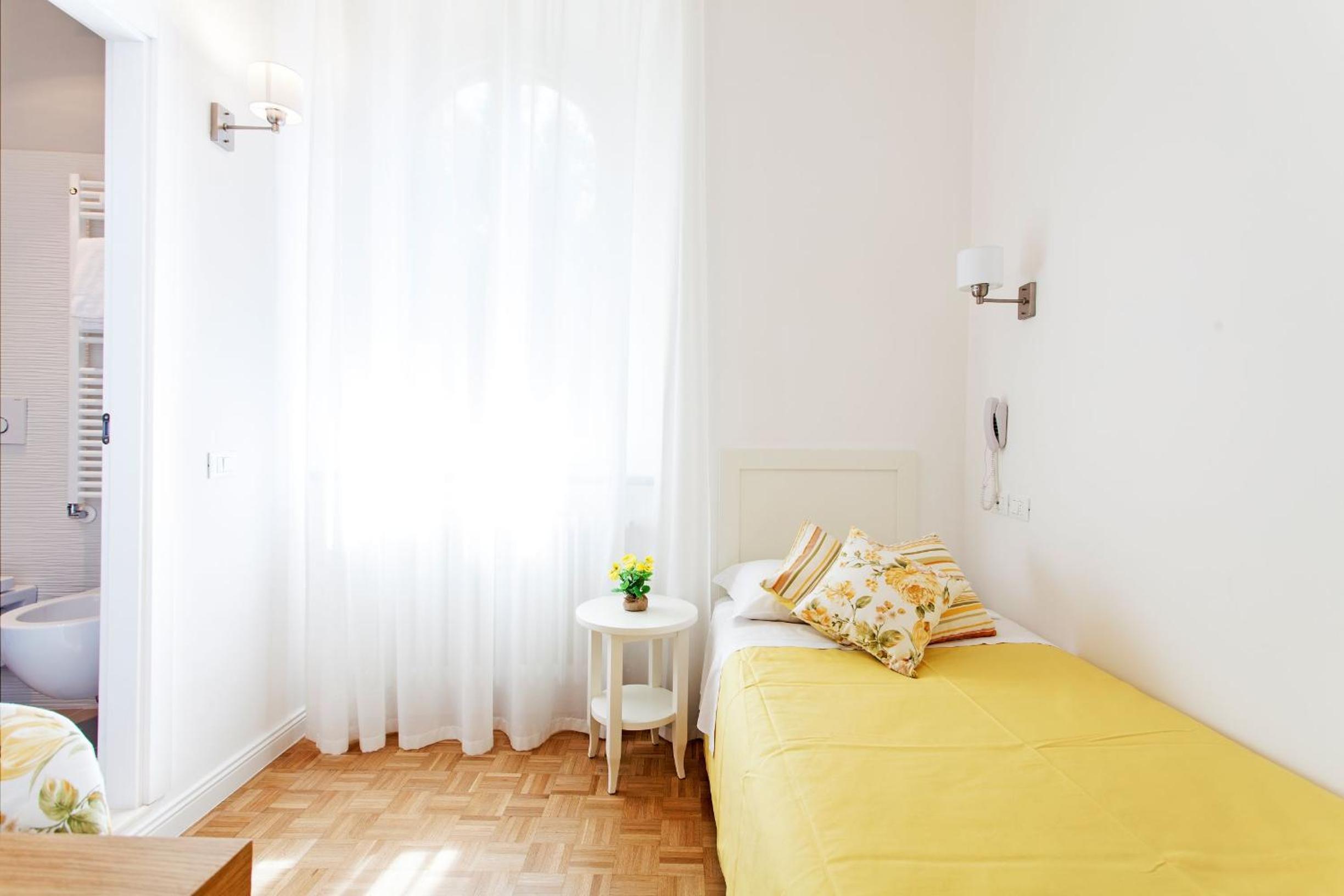 Single Room photo 1