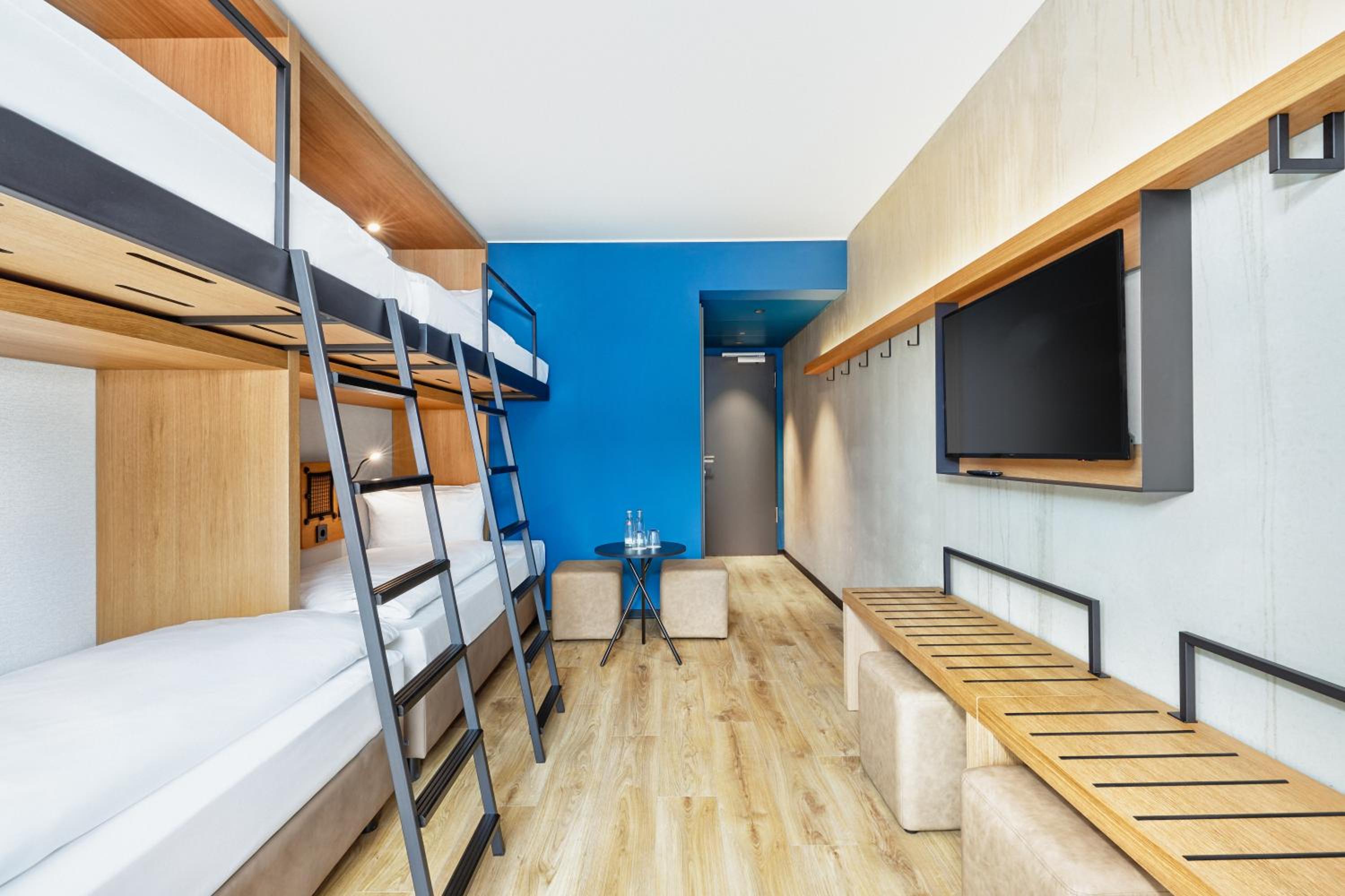Quadruple Room - Photo 4