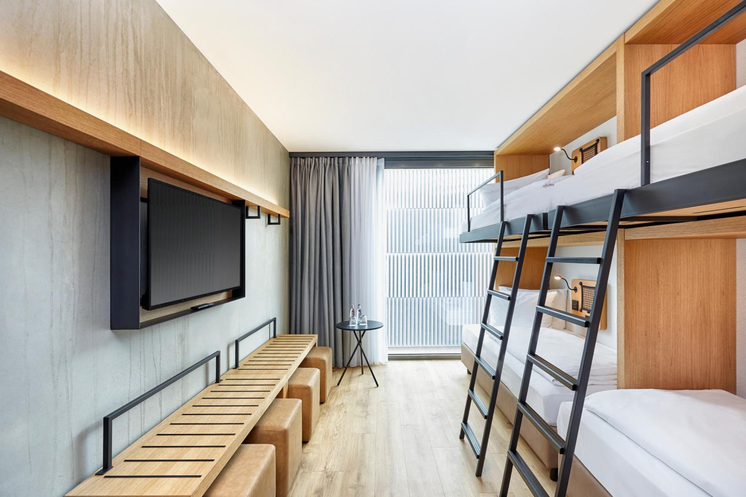 Quadruple Room - Photo 1