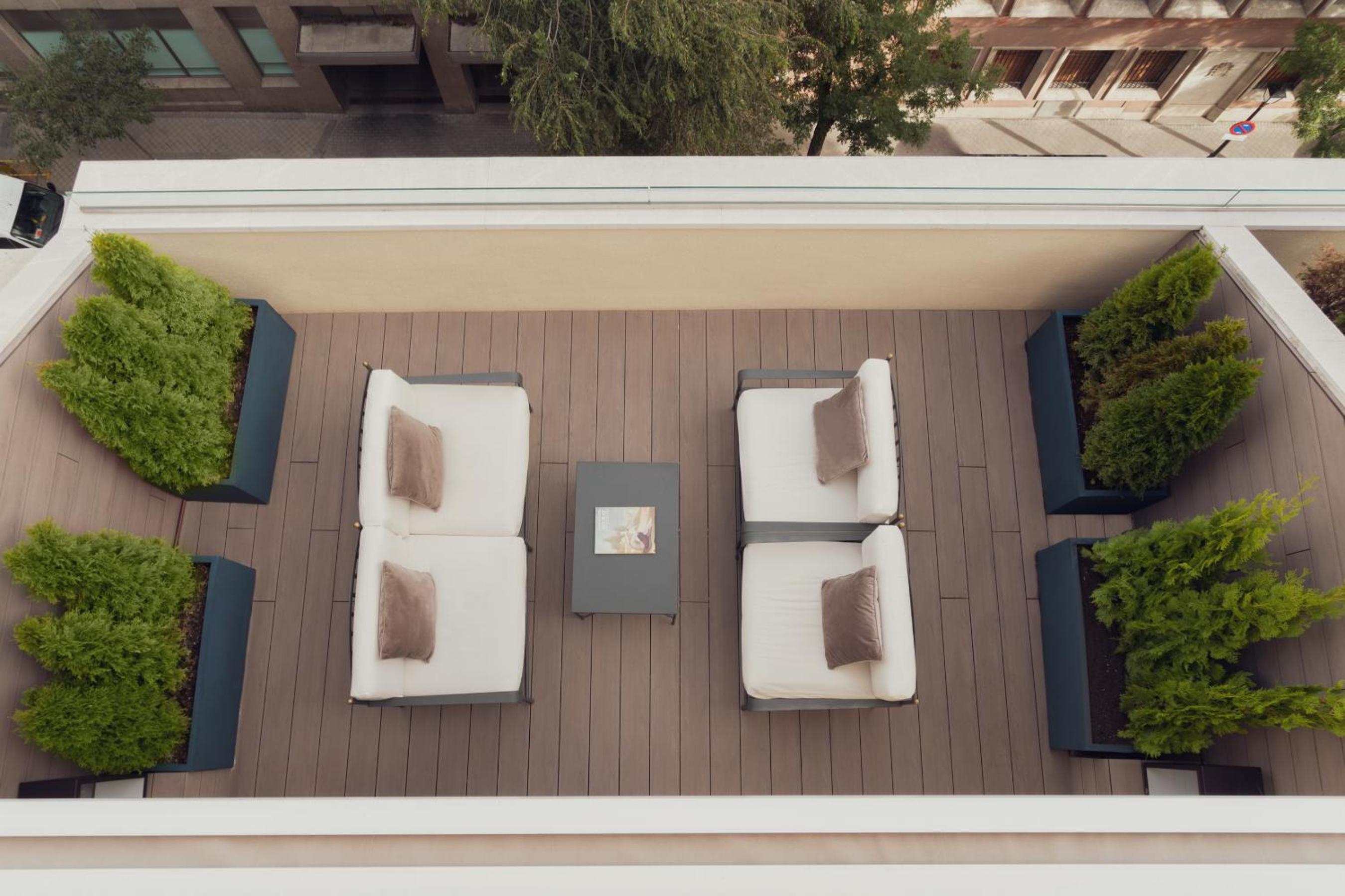 Deluxe Attic Room with Terrace photo 2
