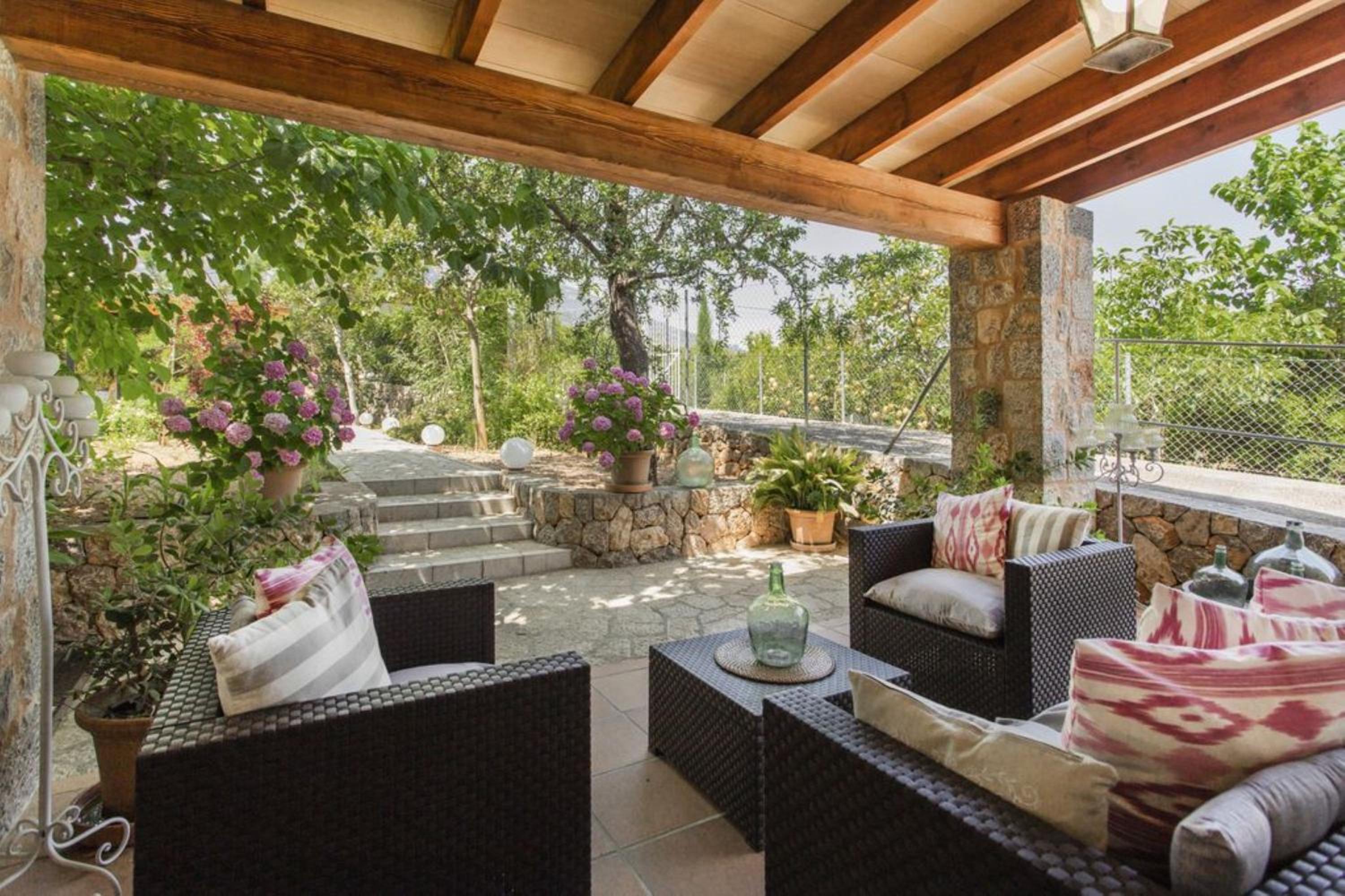 Villa photo 3