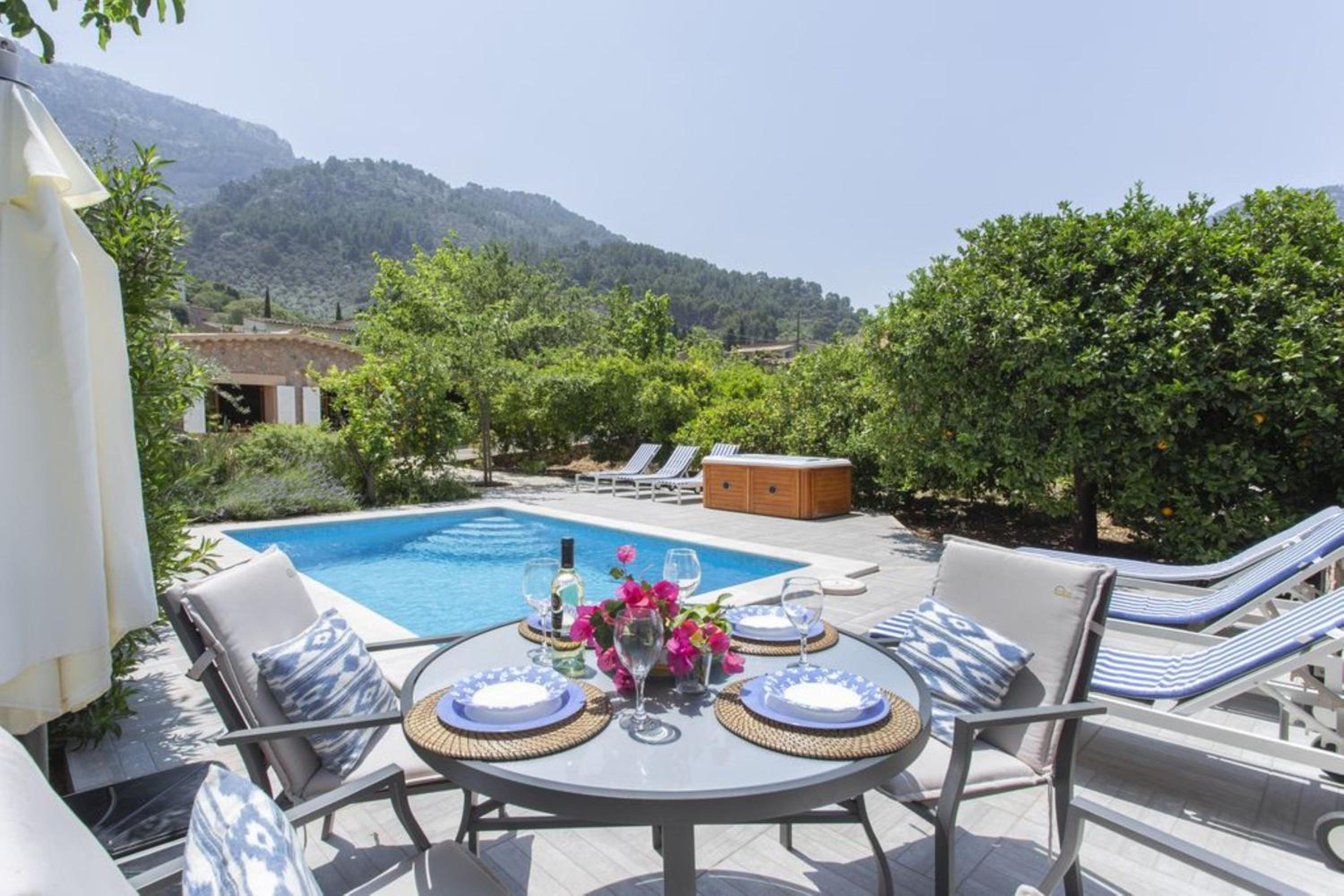 Villa photo 2