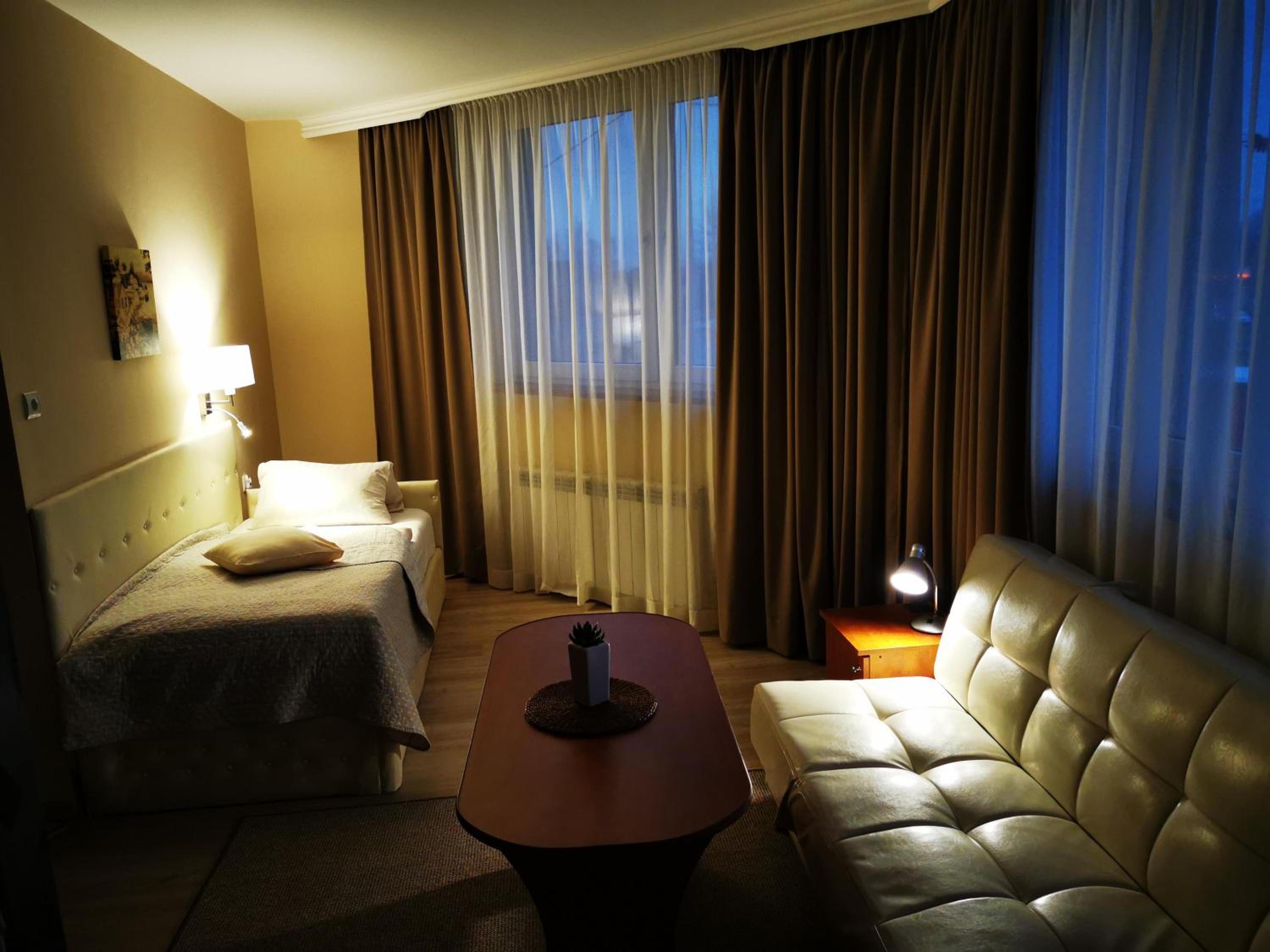 Large Double Room photo 3