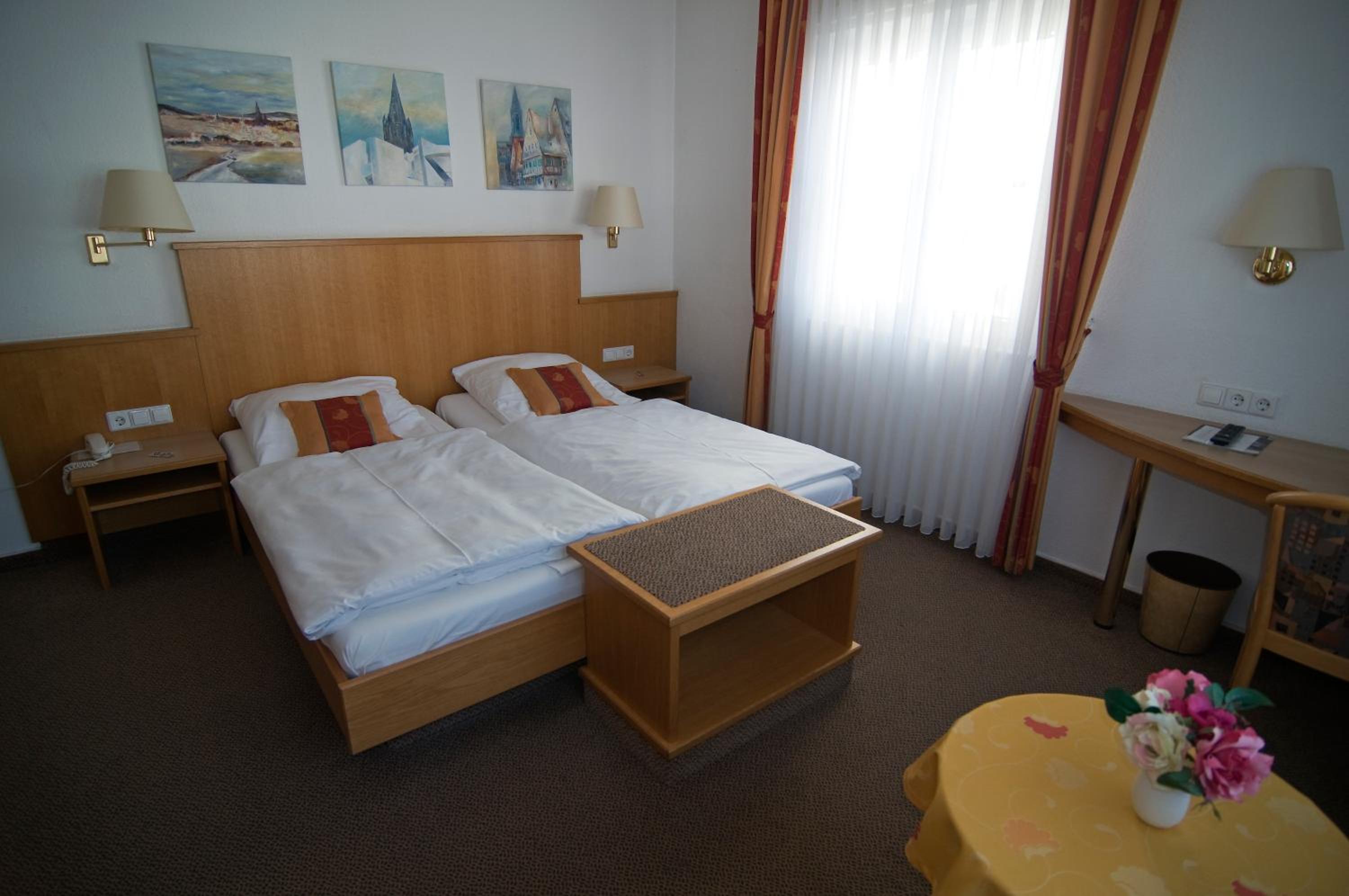 Double Room - Photo 7