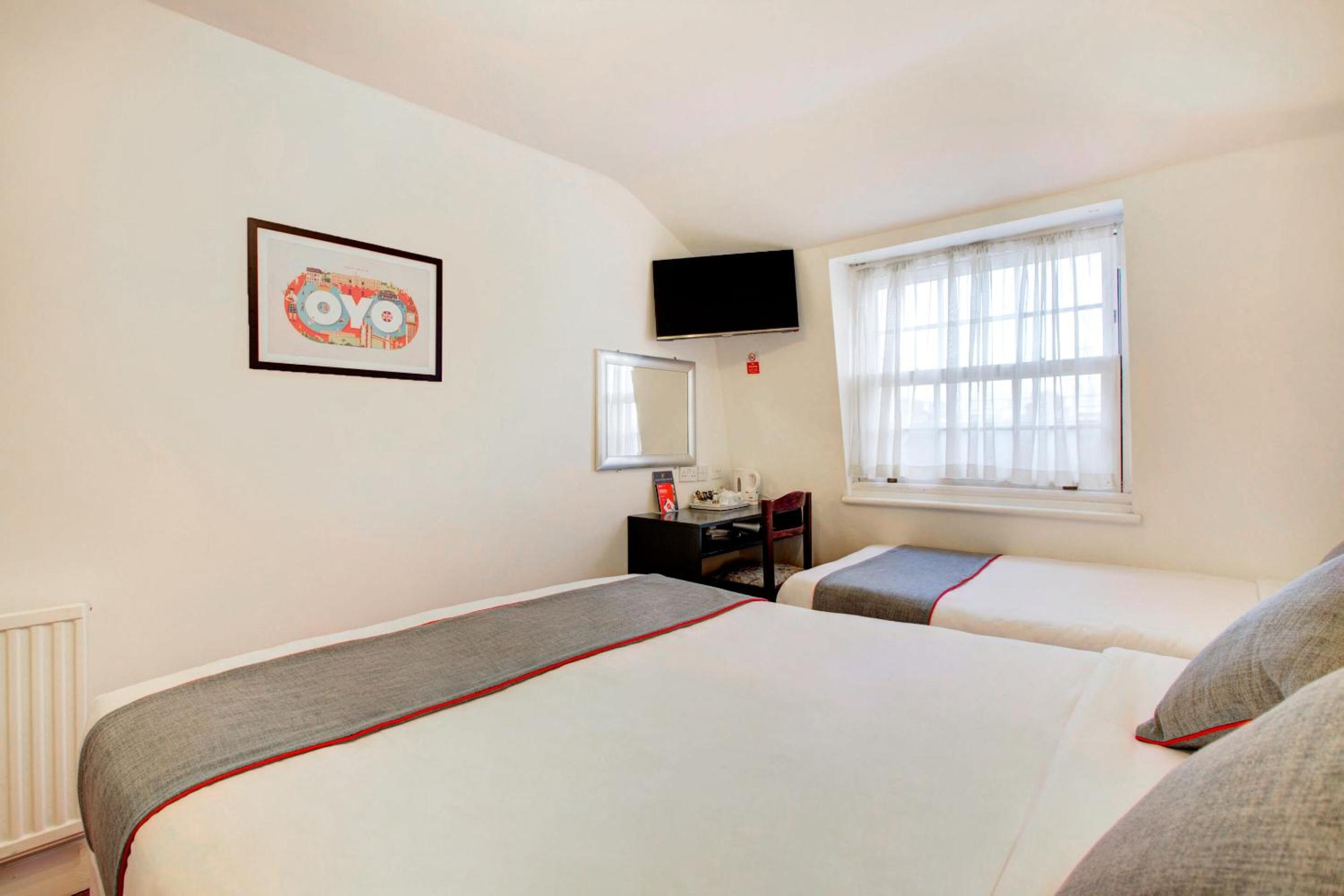 Standard Triple Room photo 3
