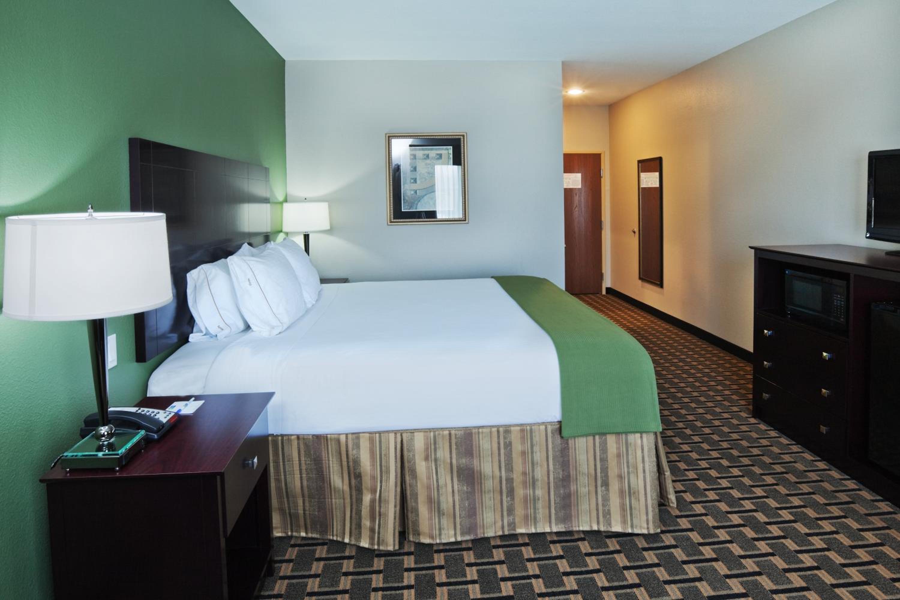 Standard King Room - Photo 1