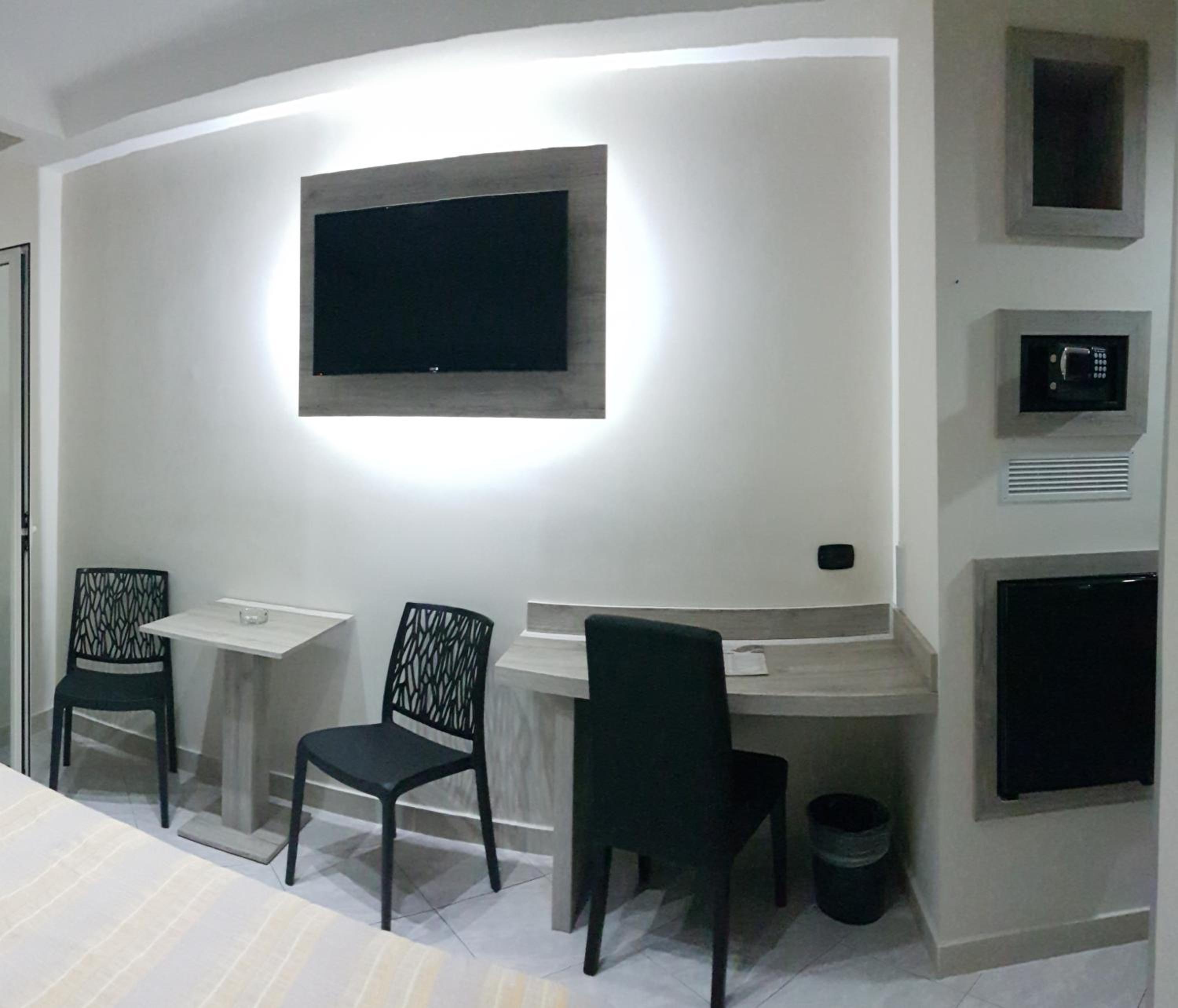 Double Room With Balcony photo 3
