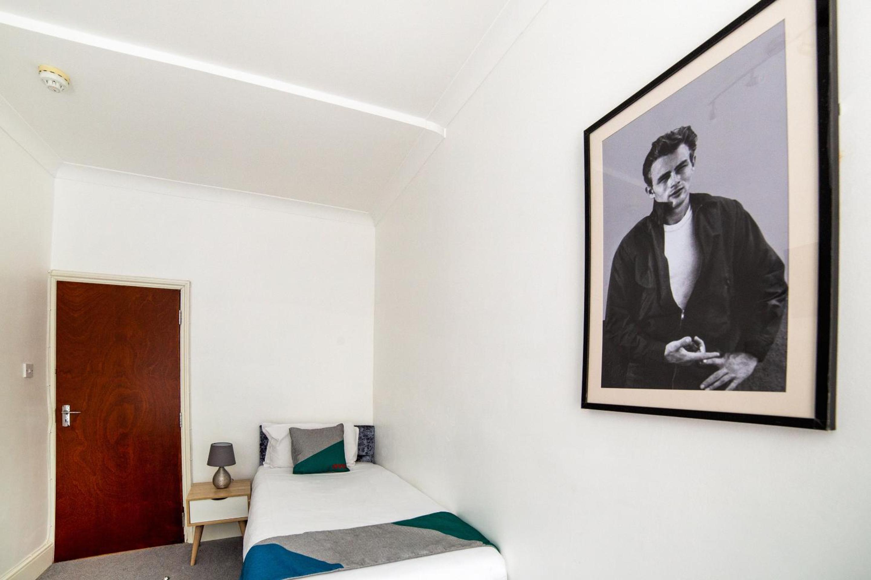 Standard Twin Room photo 3