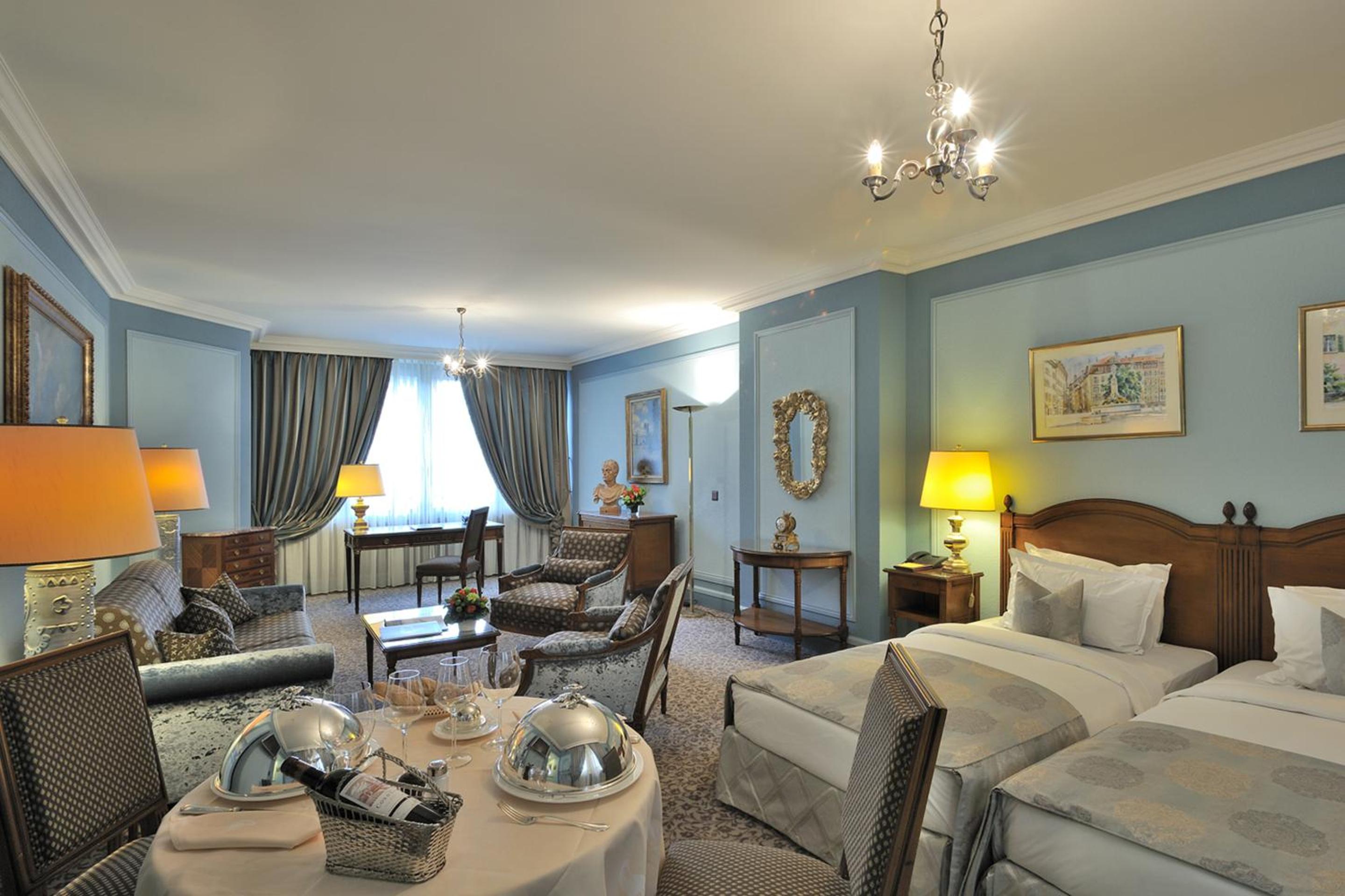 Junior Suite with Twin Beds
