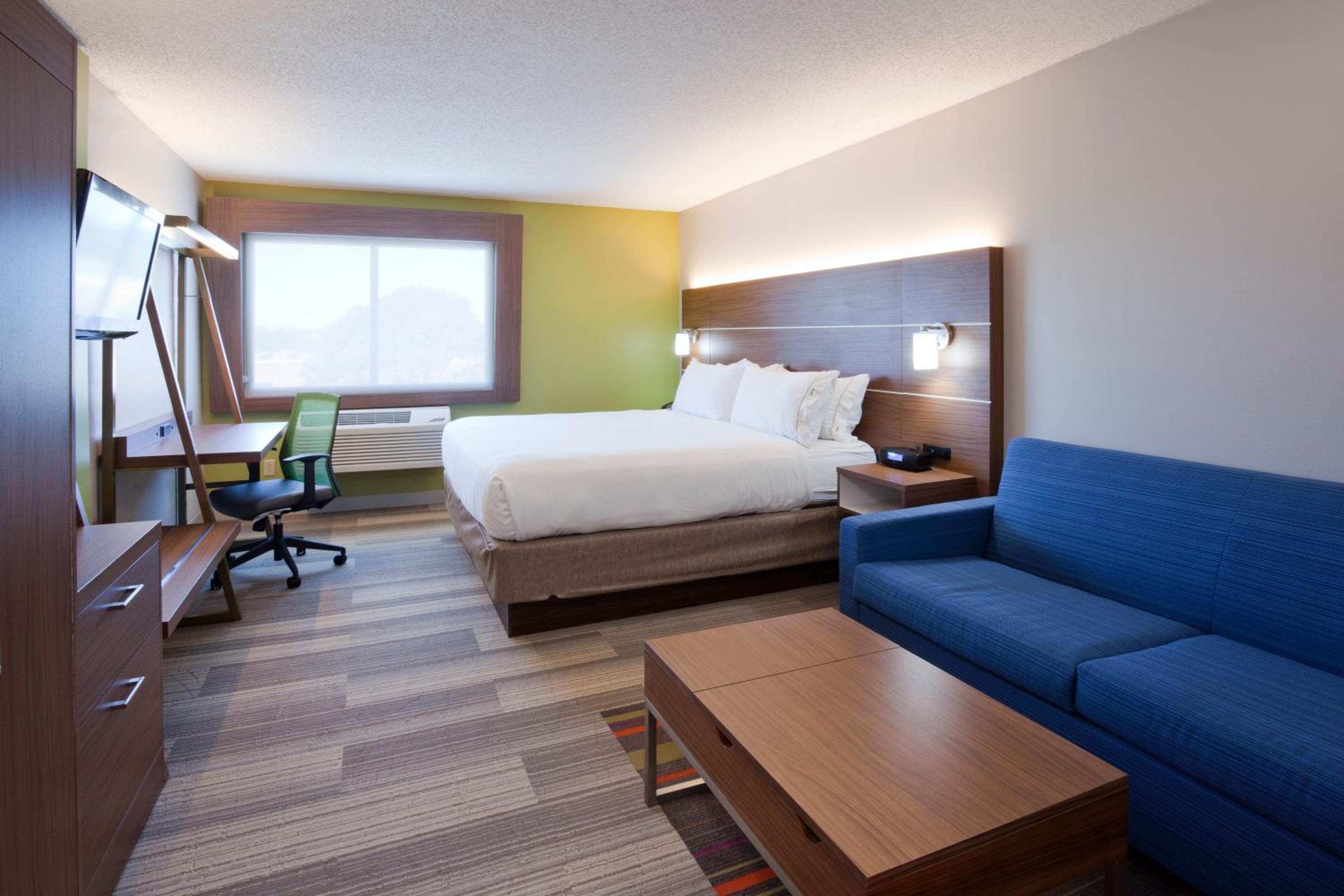 Standard King Room - Photo 3
