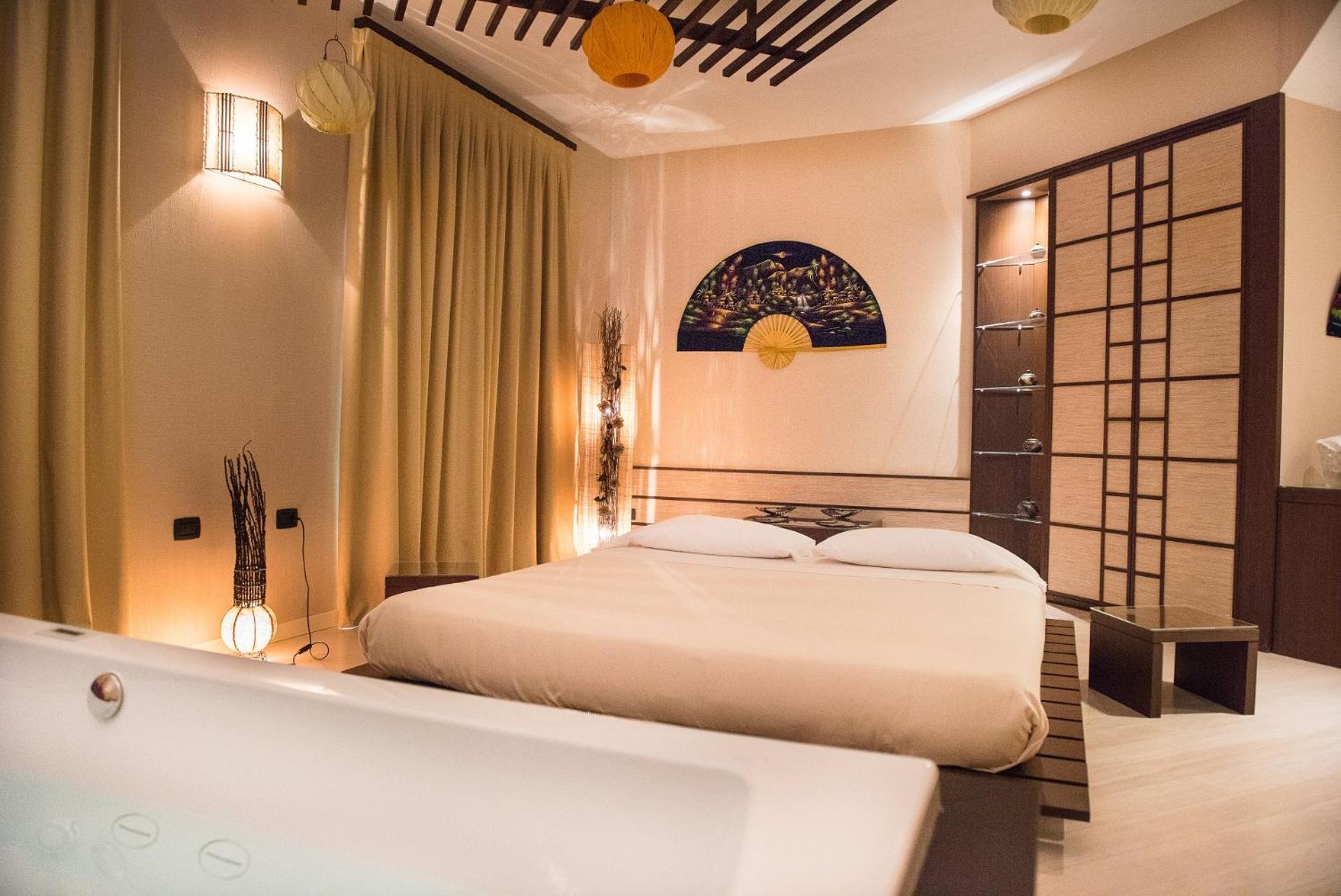 King Room with Spa Bath