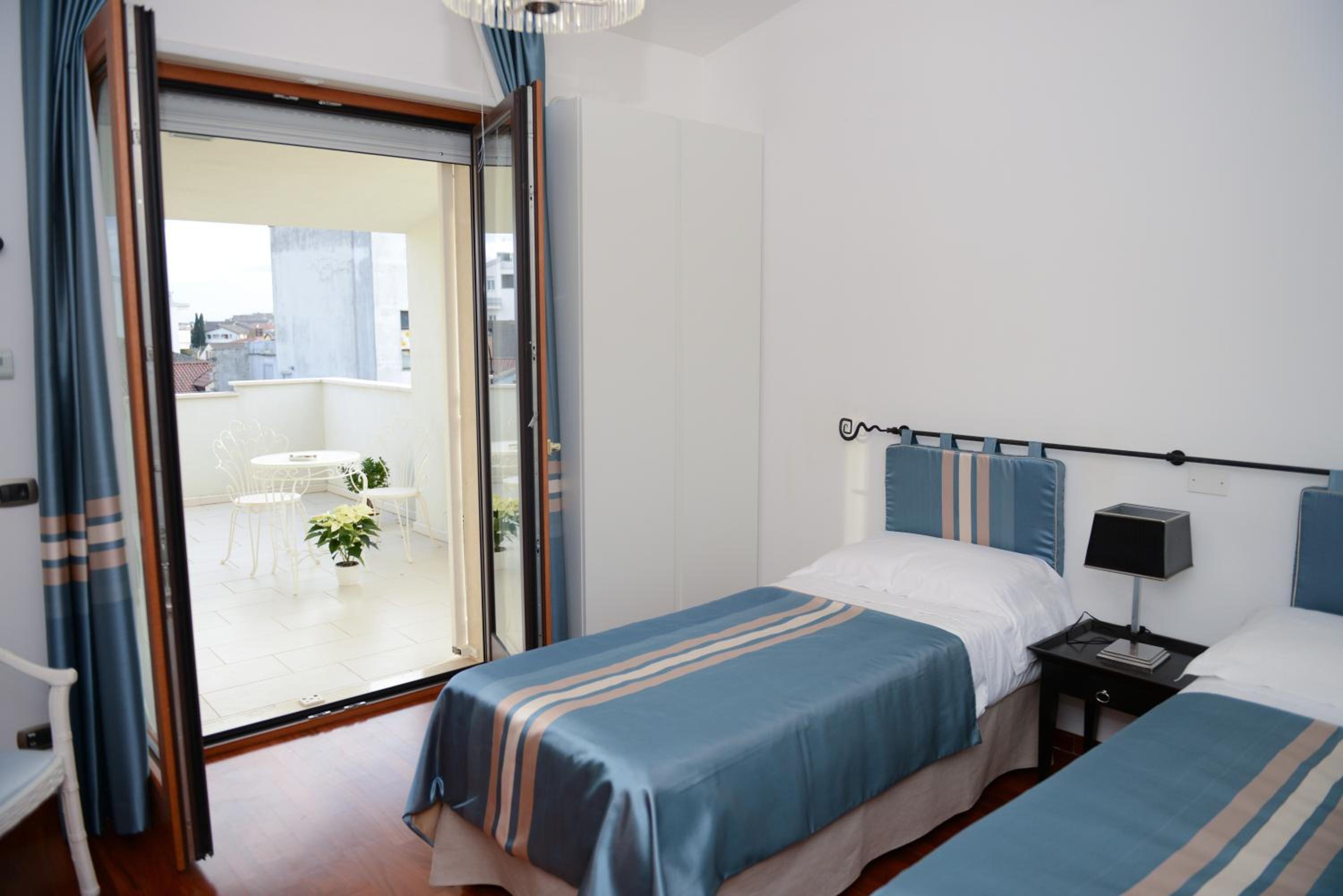 Superior Double or Twin Room with Terrace - Photo 6