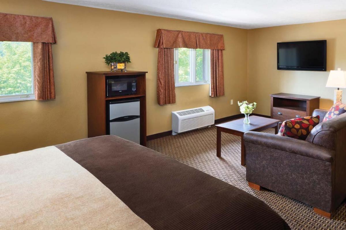Executive King Room with Woods View photo 1